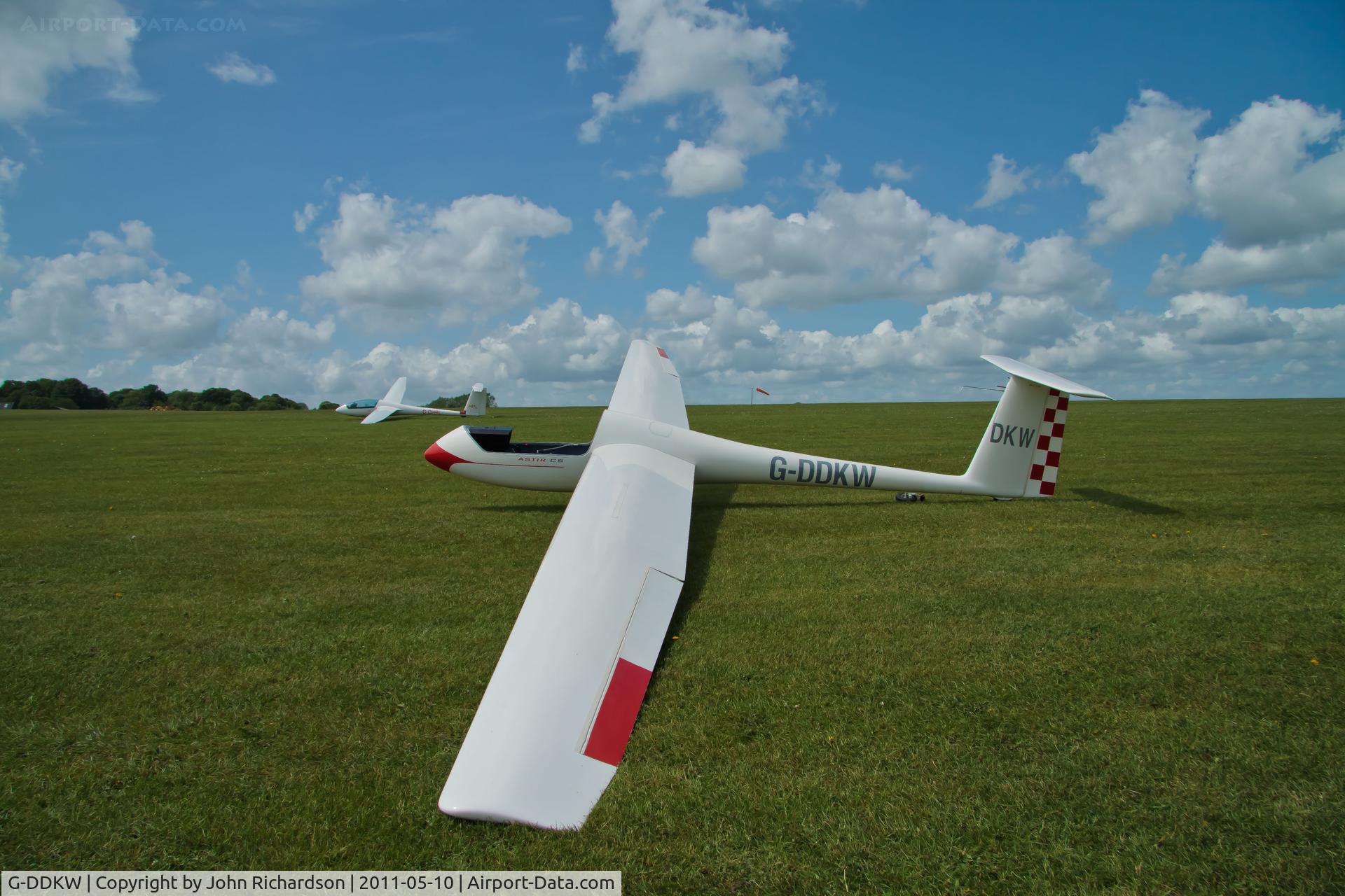 G-DDKW, 1976 Grob G-102 C/N 1329, Southdown Gliding Club on a good day for thermals