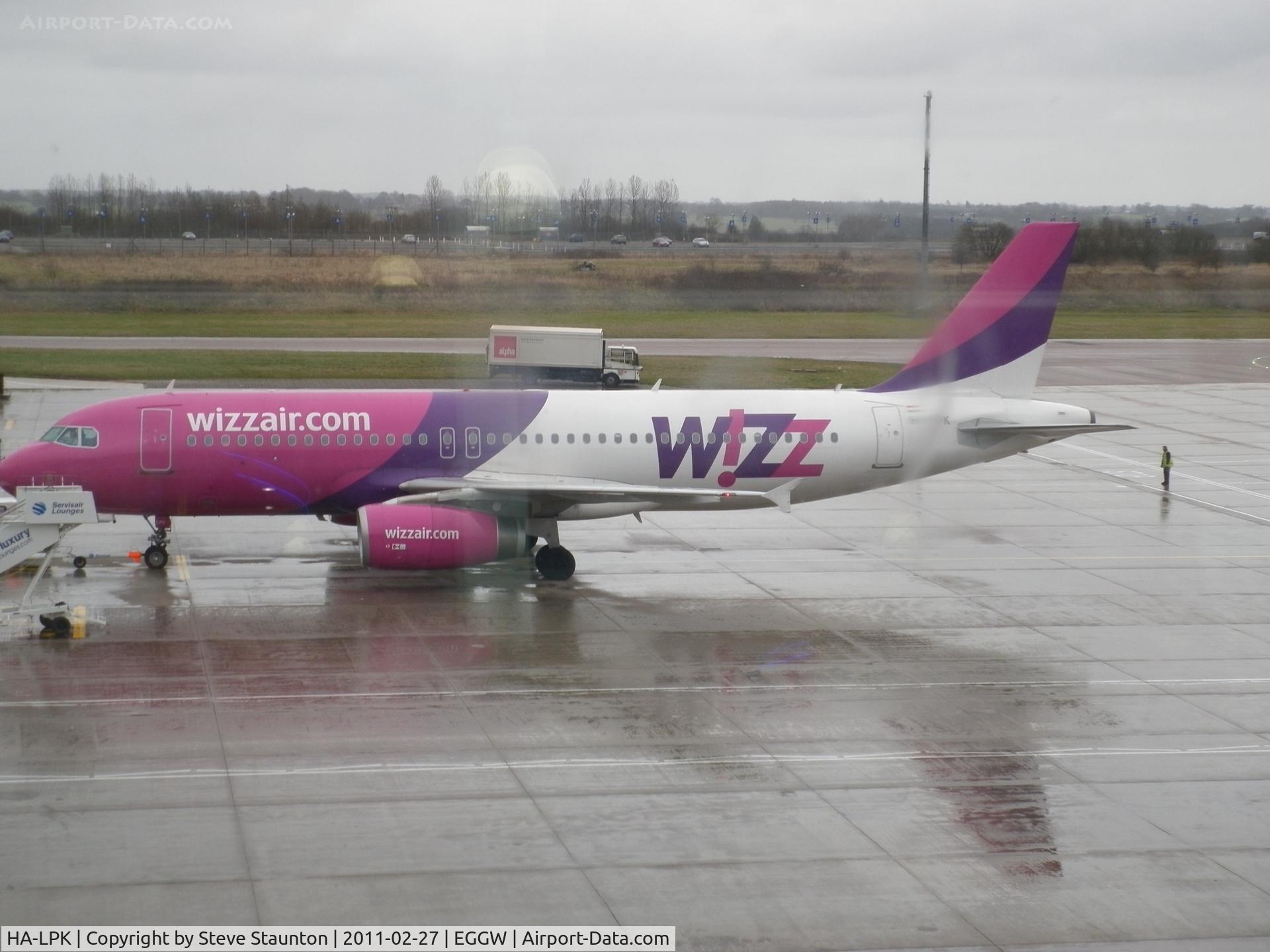 HA-LPK, 2007 Airbus A320-232 C/N 3143, Taken on a wet February morning at Luton whilst waiting to fly to Cyprus