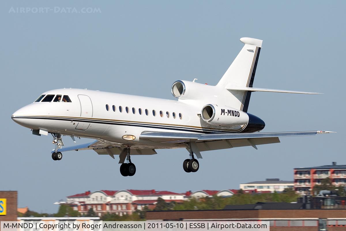 M-MNDD, 2007 Dassault Falcon 900EX C/N 612, On final to runway 30