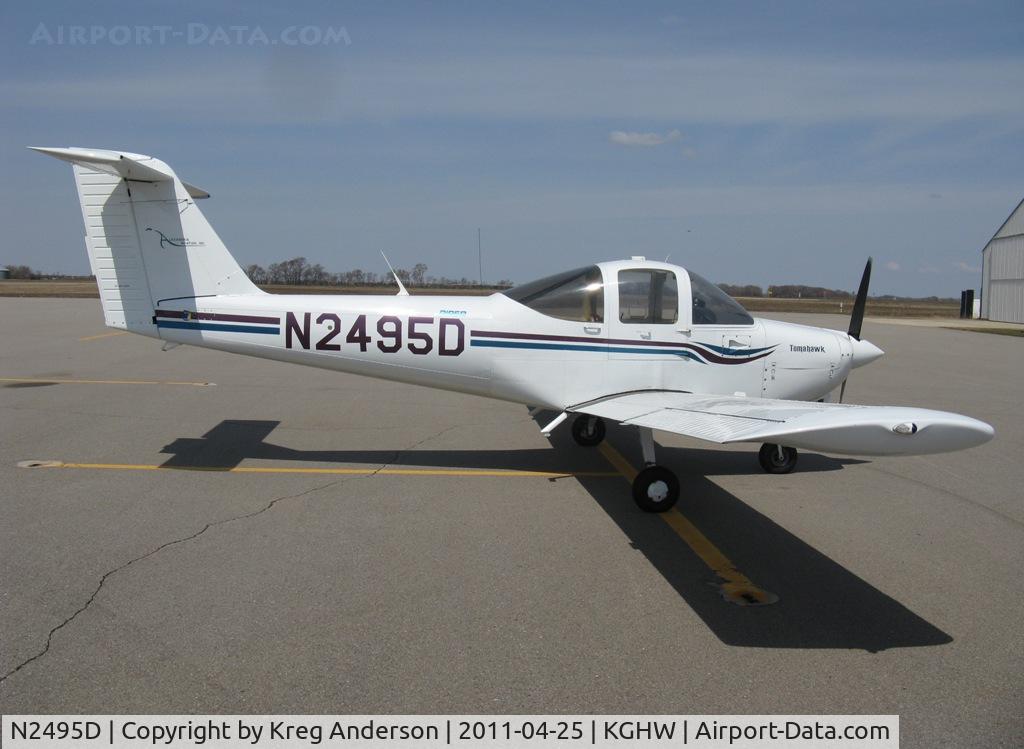 N2495D, 1978 Piper PA-38-112 Tomahawk Tomahawk C/N 38-79A0333, Piper PA-38-112 Tomahawk on the ramp.