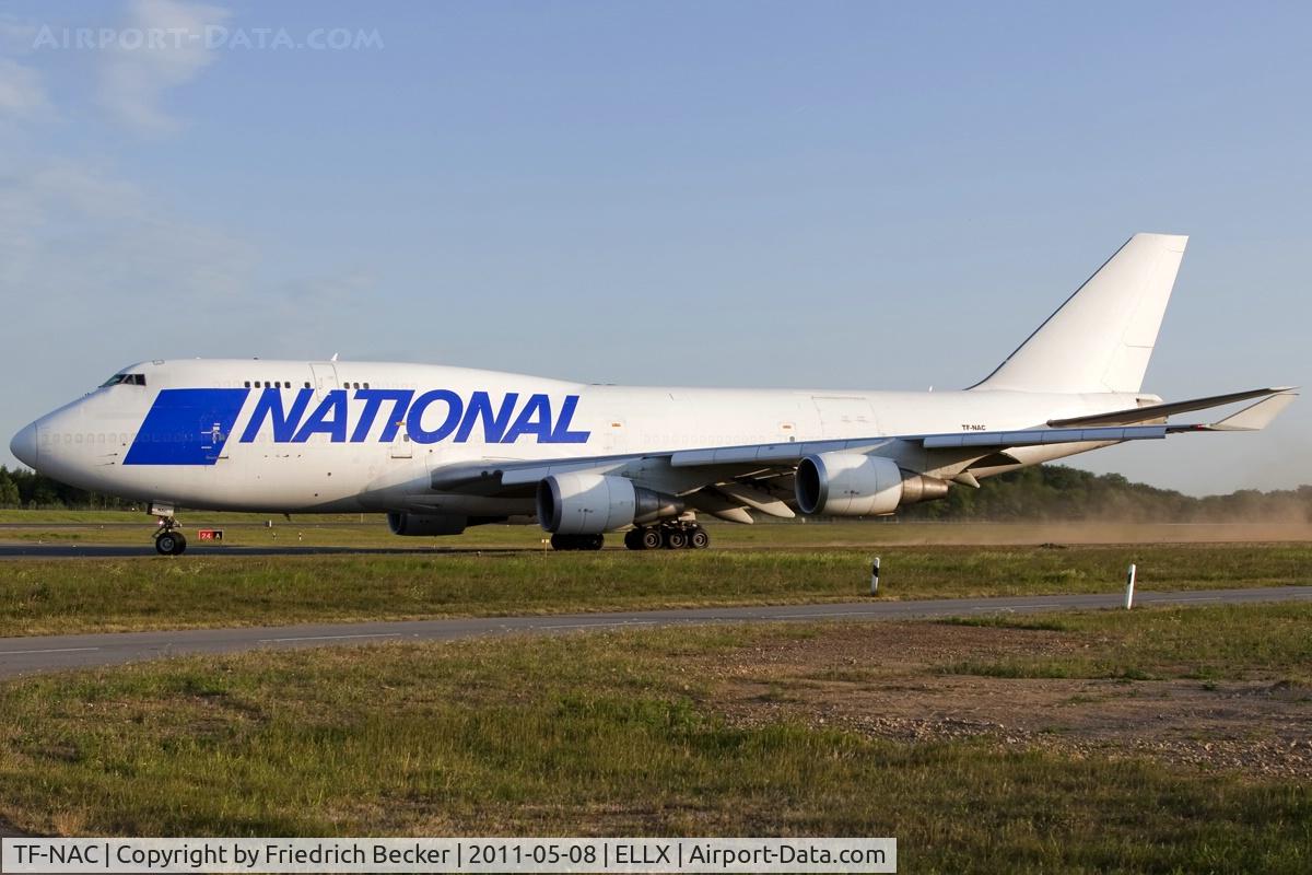 TF-NAC, Boeing 747-428 (M) C/N 25238, taxying to the active