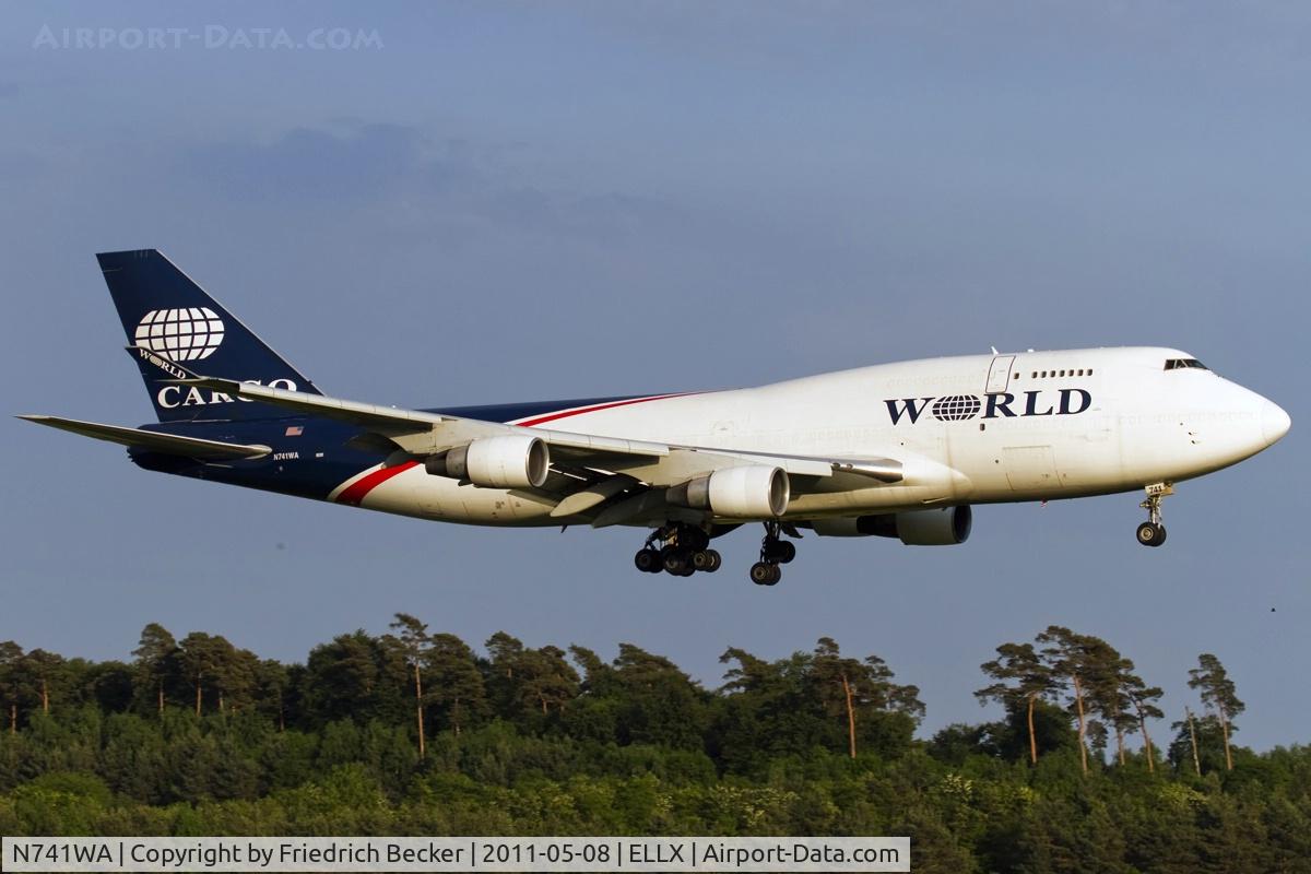 N741WA, 1993 Boeing 747-4H6 C/N 25702, on final RW24