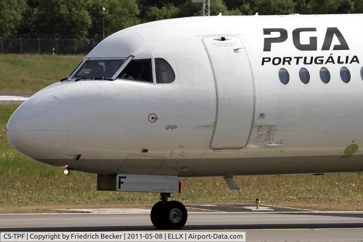 CS-TPF, 1999 Fokker 100 (F-28-0100) C/N 11258, taxying to the active