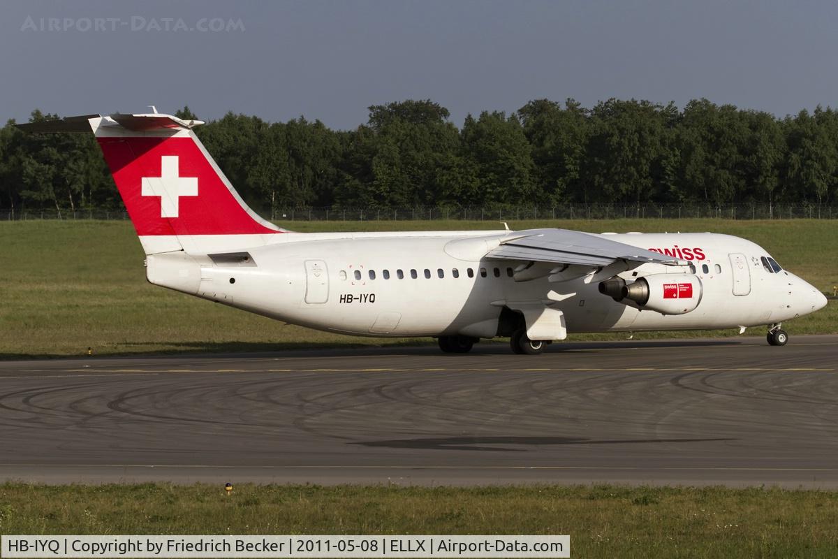 HB-IYQ, 2001 British Aerospace Avro 146-RJ100 C/N E3384, holding point RW24