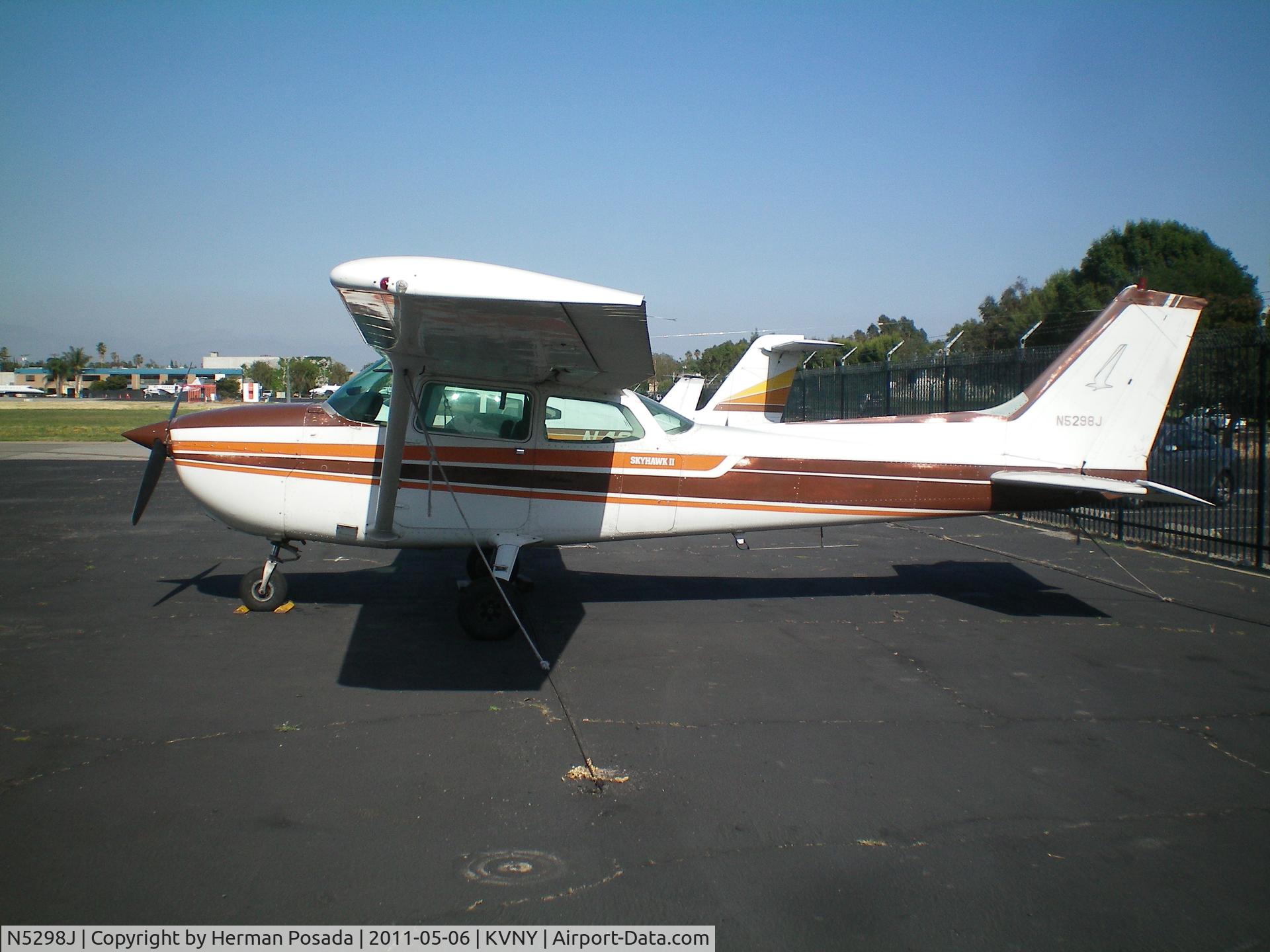 N5298J, 1980 Cessna 172N C/N 17273758, 172 at VNY