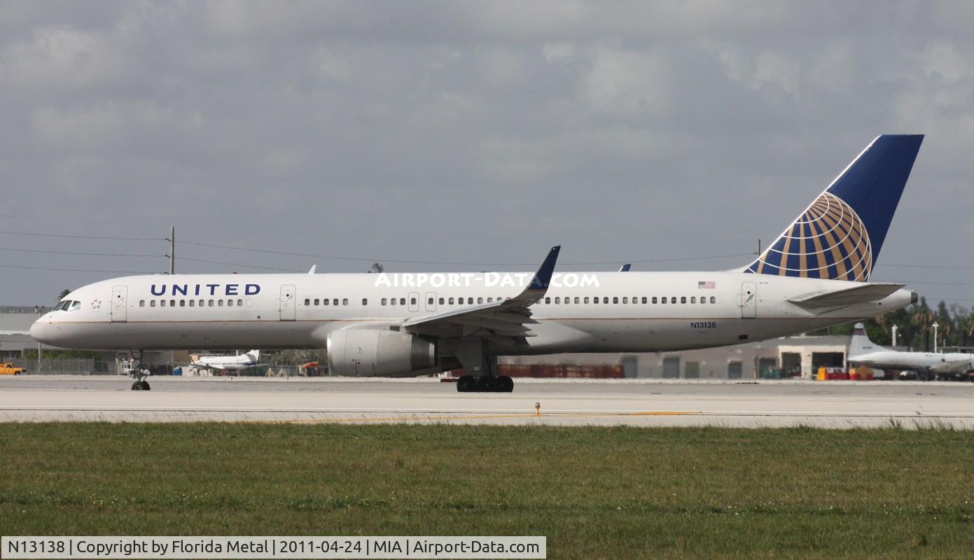N13138, 1999 Boeing 757-224 C/N 30351, UNITED 757-200
