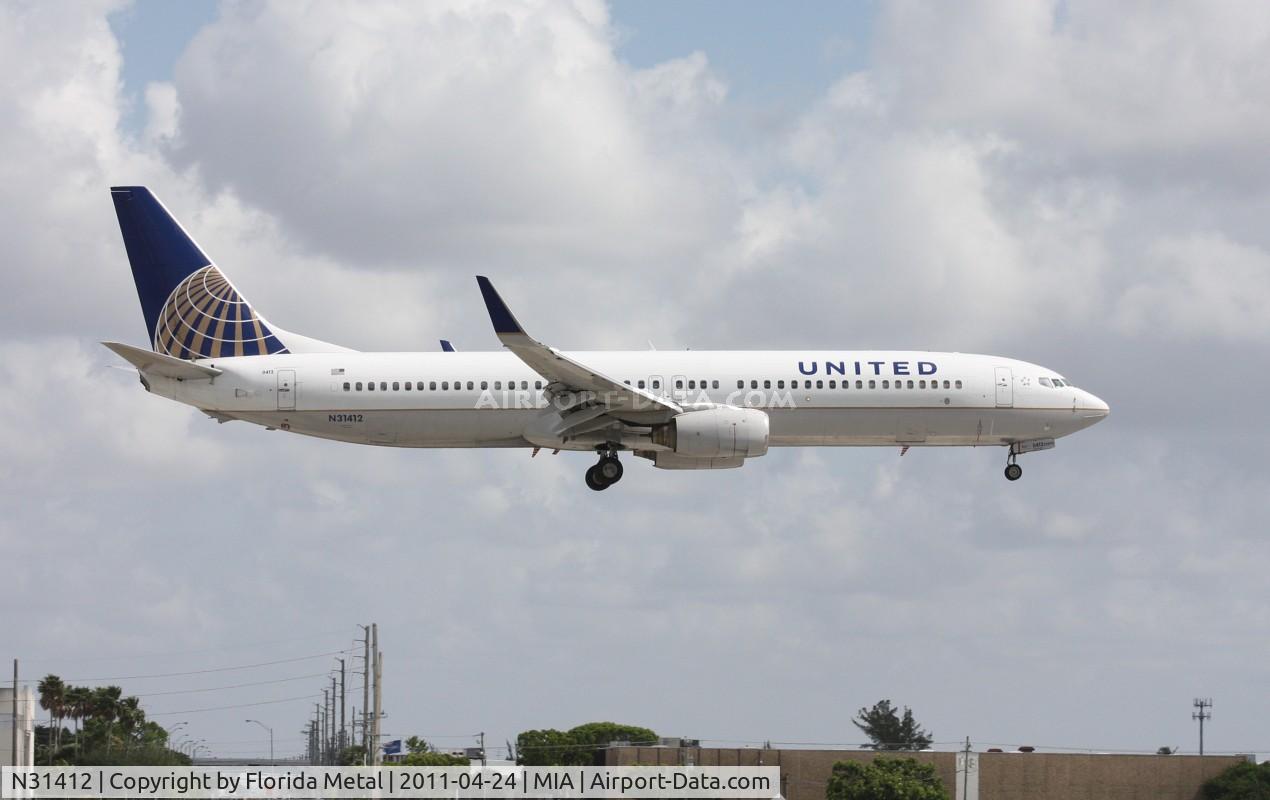 N31412, 2002 Boeing 737-924 C/N 30129, UNITED 737-900