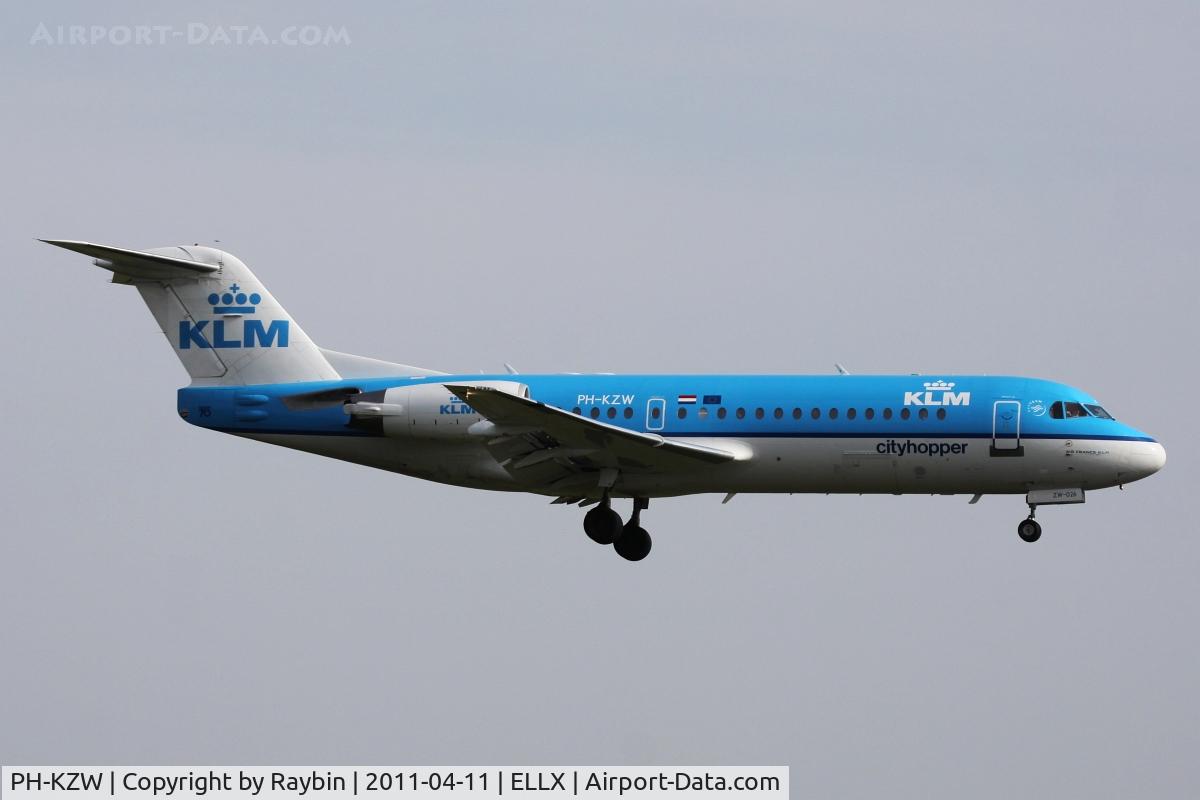 PH-KZW, 1995 Fokker 70 (F-28-0070) C/N 11558, AMS-LUX evening flight