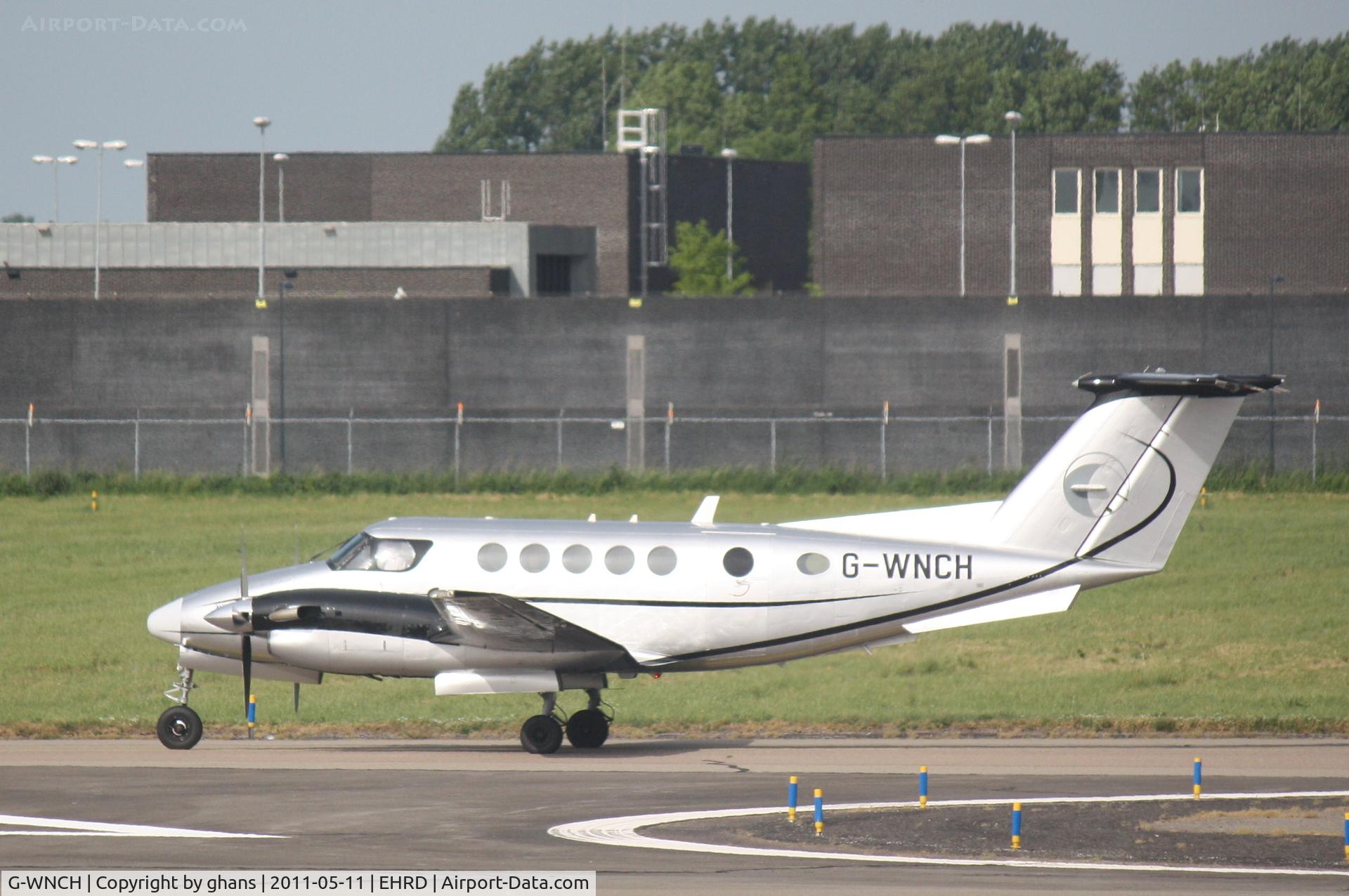 G-WNCH, 1986 Beech B200 Super King Air King Air C/N BB-1259, Taxi to rw24