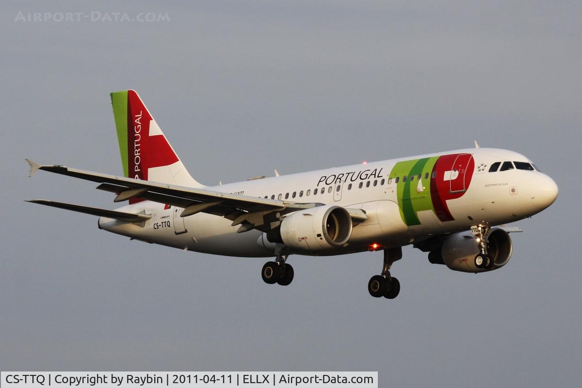 CS-TTQ, 1996 Airbus A319-111 C/N 629, Arrival with the last daylight on it