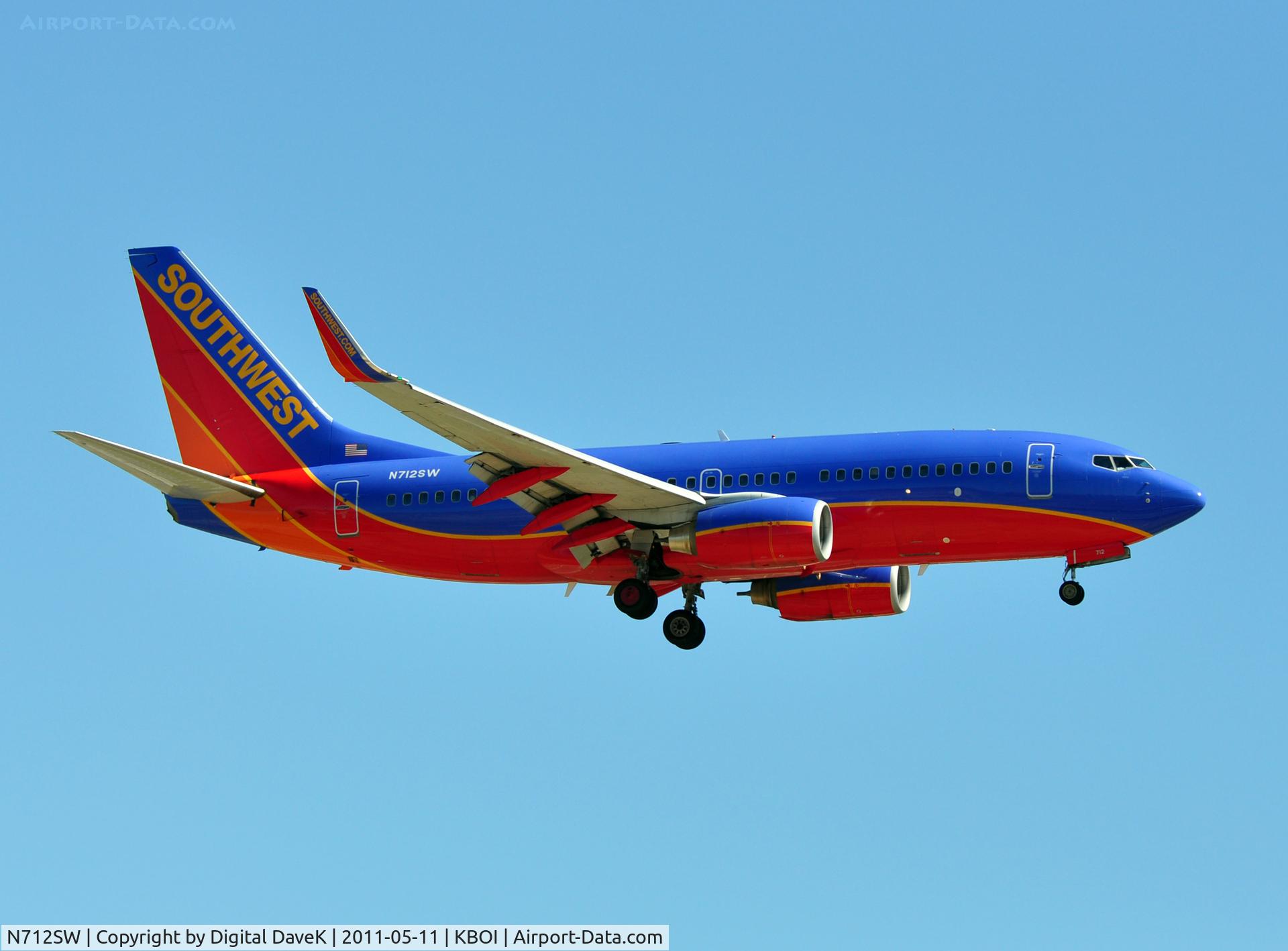 N712SW, 1998 Boeing 737-7H4 C/N 27846, Approach @ BOI