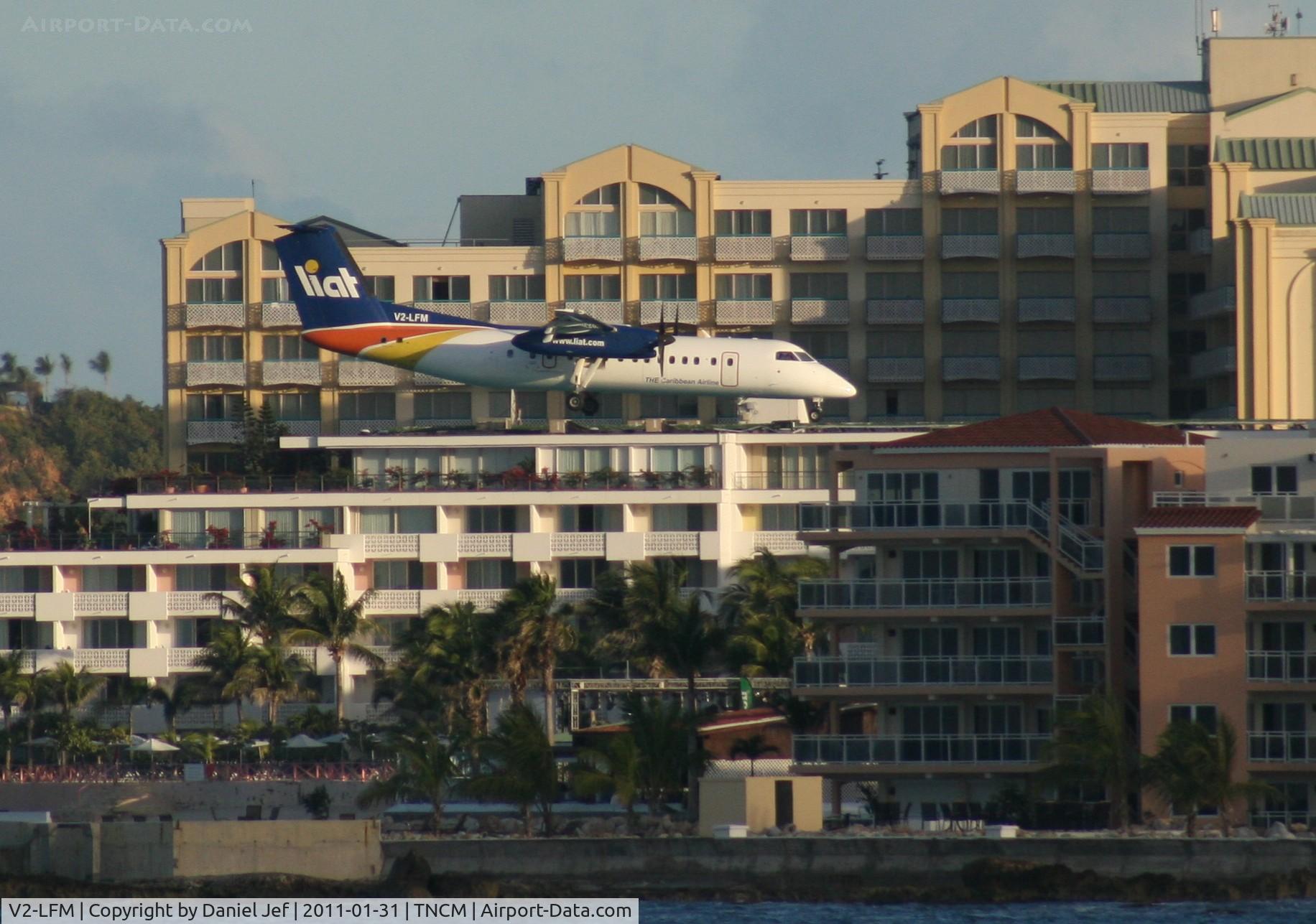V2-LFM, 1991 De Havilland Canada DHC-8-311A Dash 8 C/N 267, Liat V2-LFM landing at TNCM