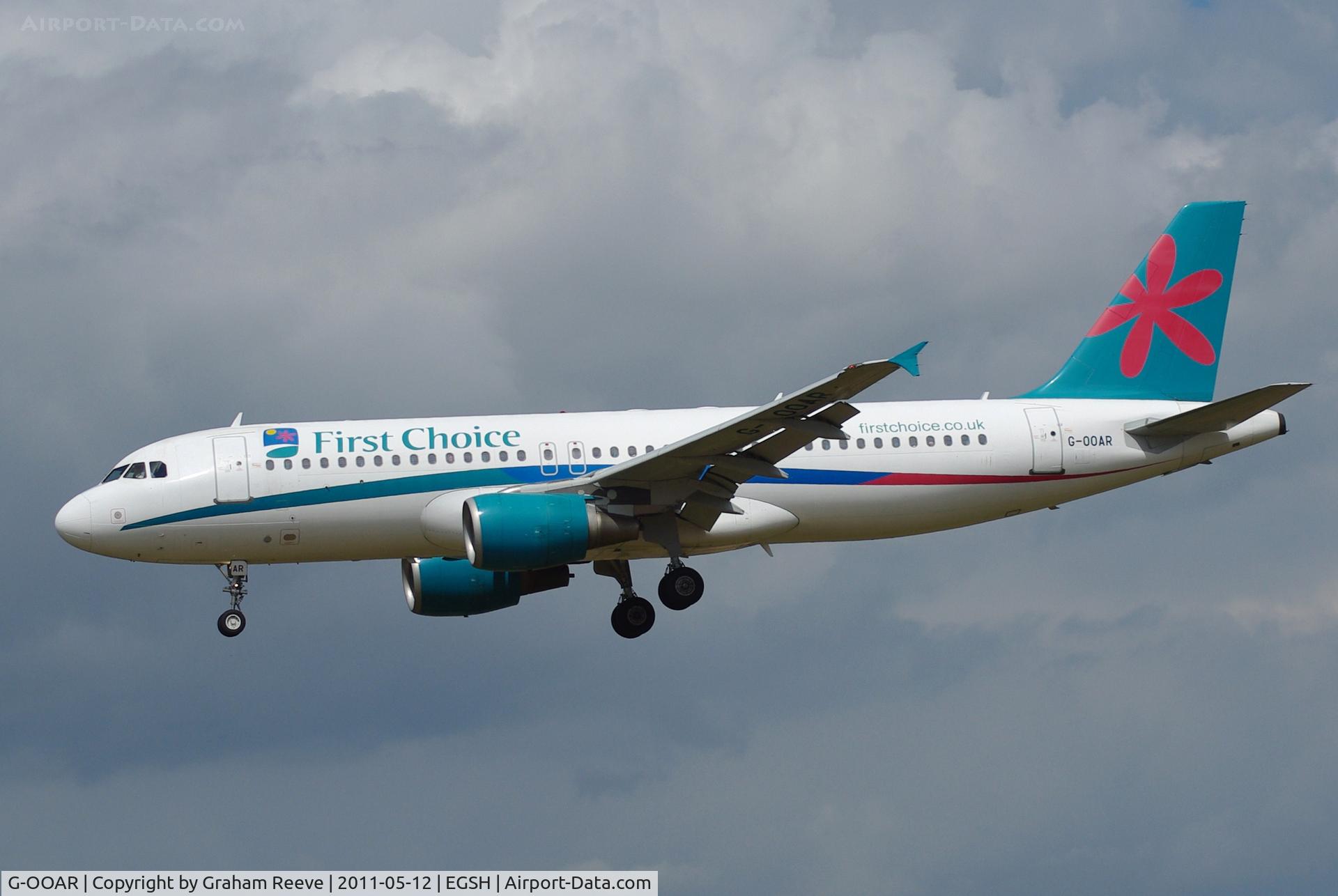 G-OOAR, 2000 Airbus A320-214 C/N 1320, Landing at Norwich.