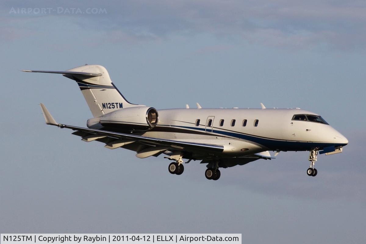 N125TM, 2006 Bombardier Challenger 300 (BD-100-1A10) C/N 20104, Beautiful bizjet