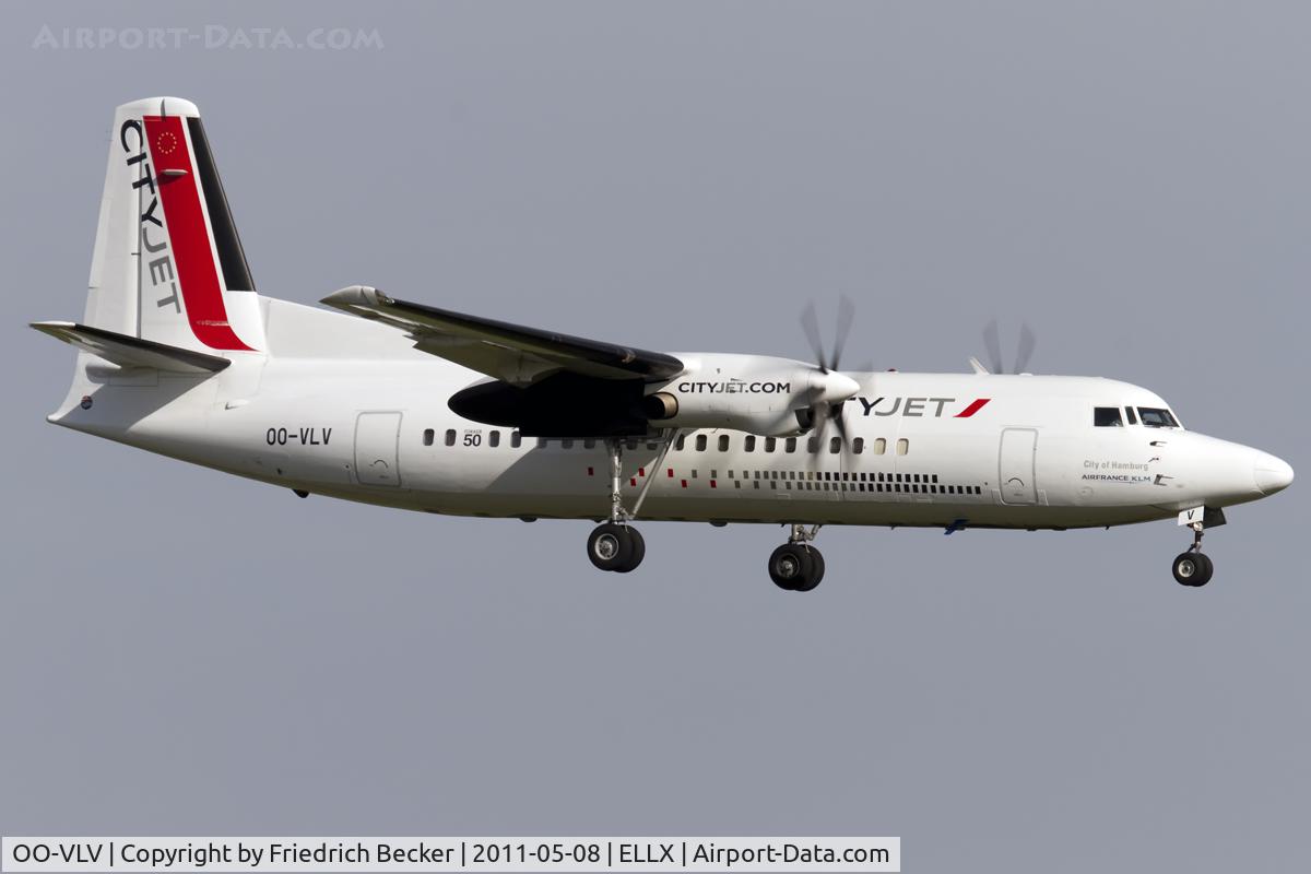 OO-VLV, 1989 Fokker 50 C/N 20160, on final RW24