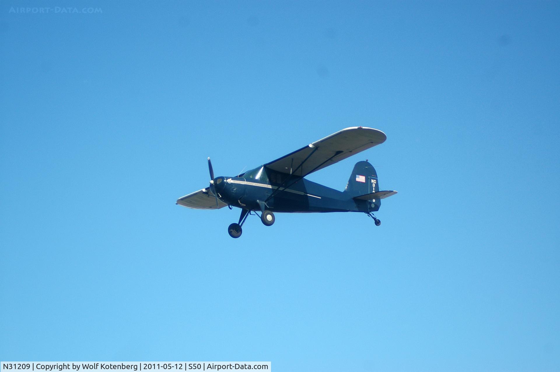 N31209, 1946 Commonwealth 185 Skyranger C/N 1812, on landing at Auburn, Wa