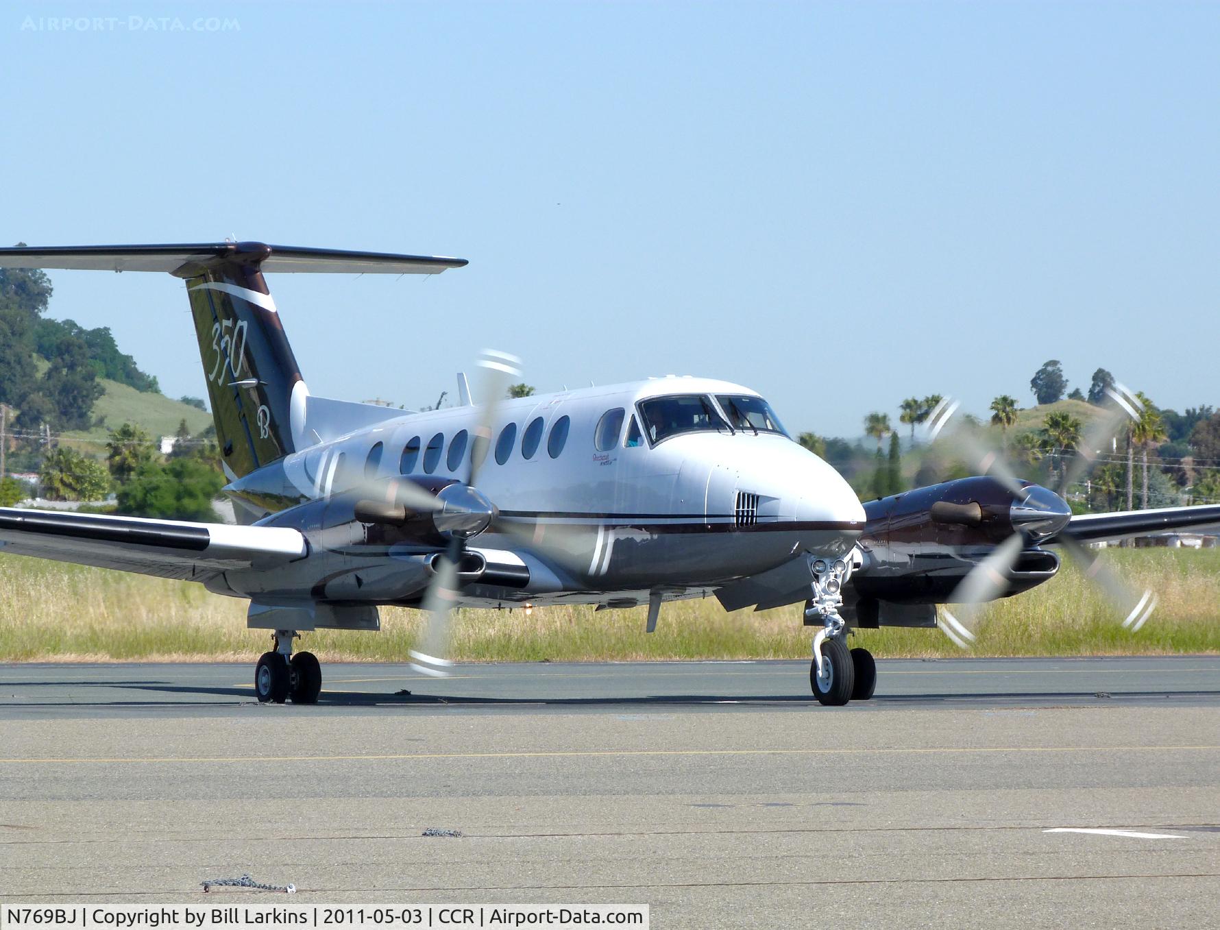 N769BJ, 1997 Raytheon Aircraft Company B300 C/N FL-156, Visitor