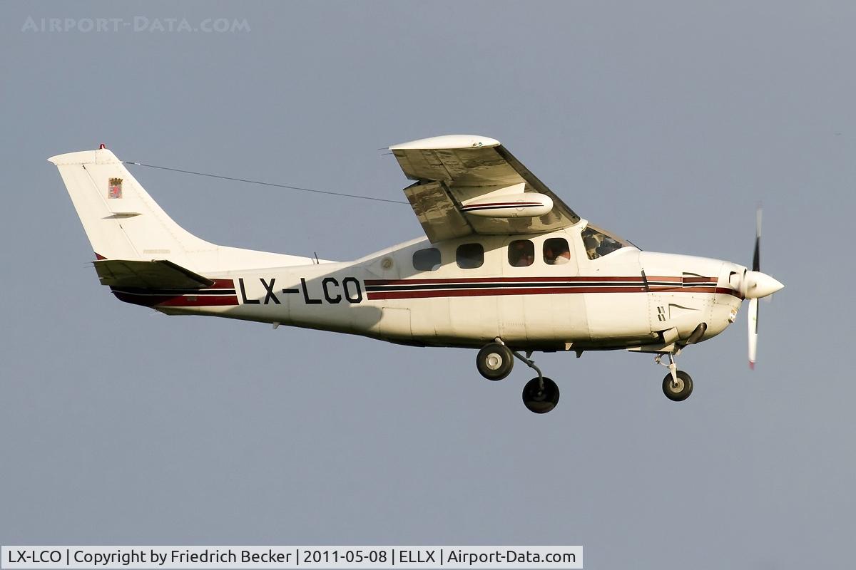 LX-LCO, 1978 Cessna P210N Pressurised Centurion C/N P21000104, on final RW24