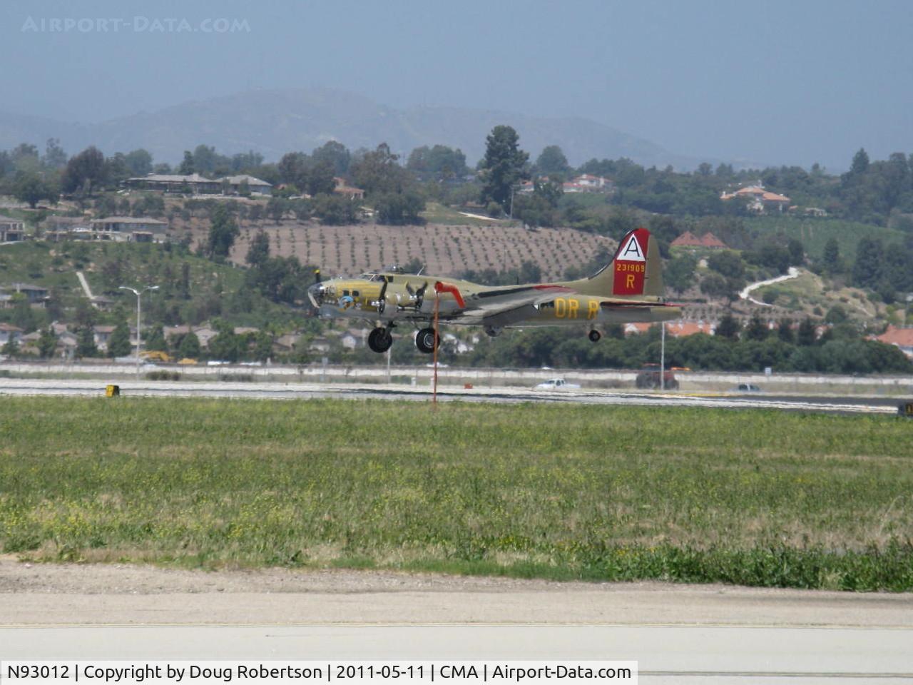 N93012, 1944 Boeing B-17G-30-BO Flying Fortress C/N 32264, 1944 Boeing B-17G FLYING FORTRESS 'Nine O Nine', four Turbocharged Wright Cyclone R-1820-97 1,200 Hp each, Limited/Experimental class, on final Rwy 26