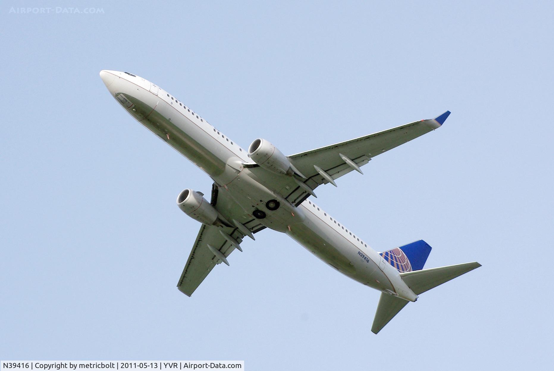 N39416, 2008 Boeing 737-924/ER C/N 37093, YVR takeoff