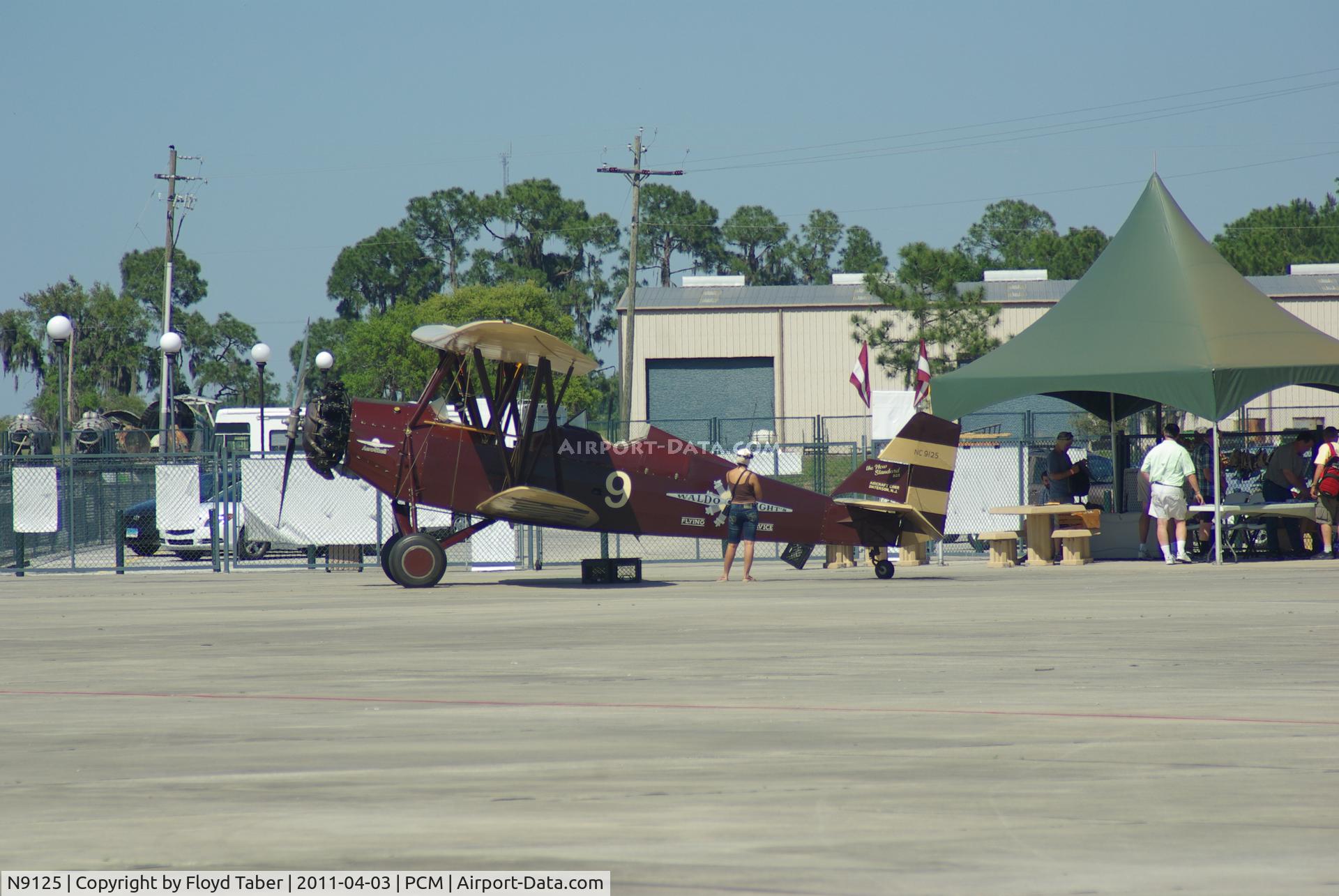 N9125, 1931 New Standard D-25A C/N 205, Giving Rides