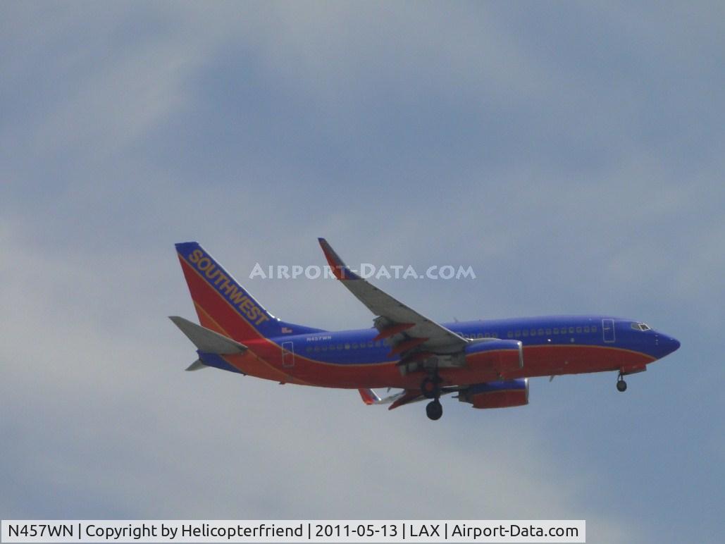 N457WN, 2004 Boeing 737-7H4 C/N 33856, On final to runway 24