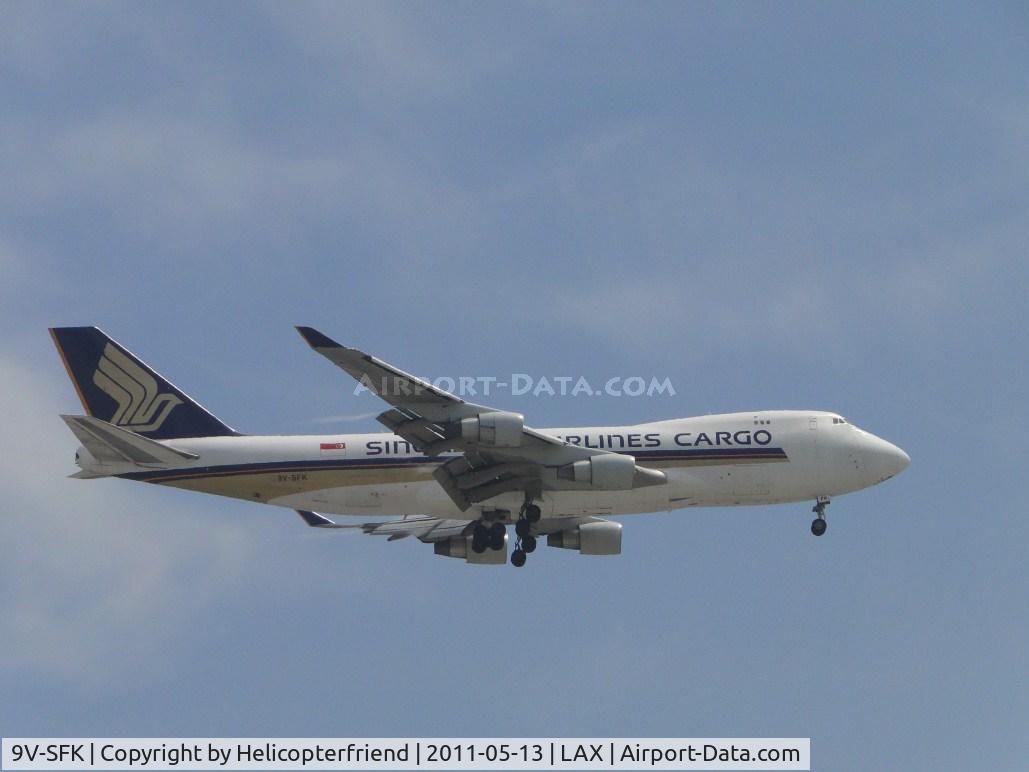 9V-SFK, 1997 Boeing 747-412F/SCD C/N 28023, On final to runway 24