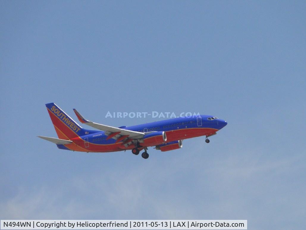 N494WN, 2004 Boeing 737-7H4 C/N 33868, On final to runway 24