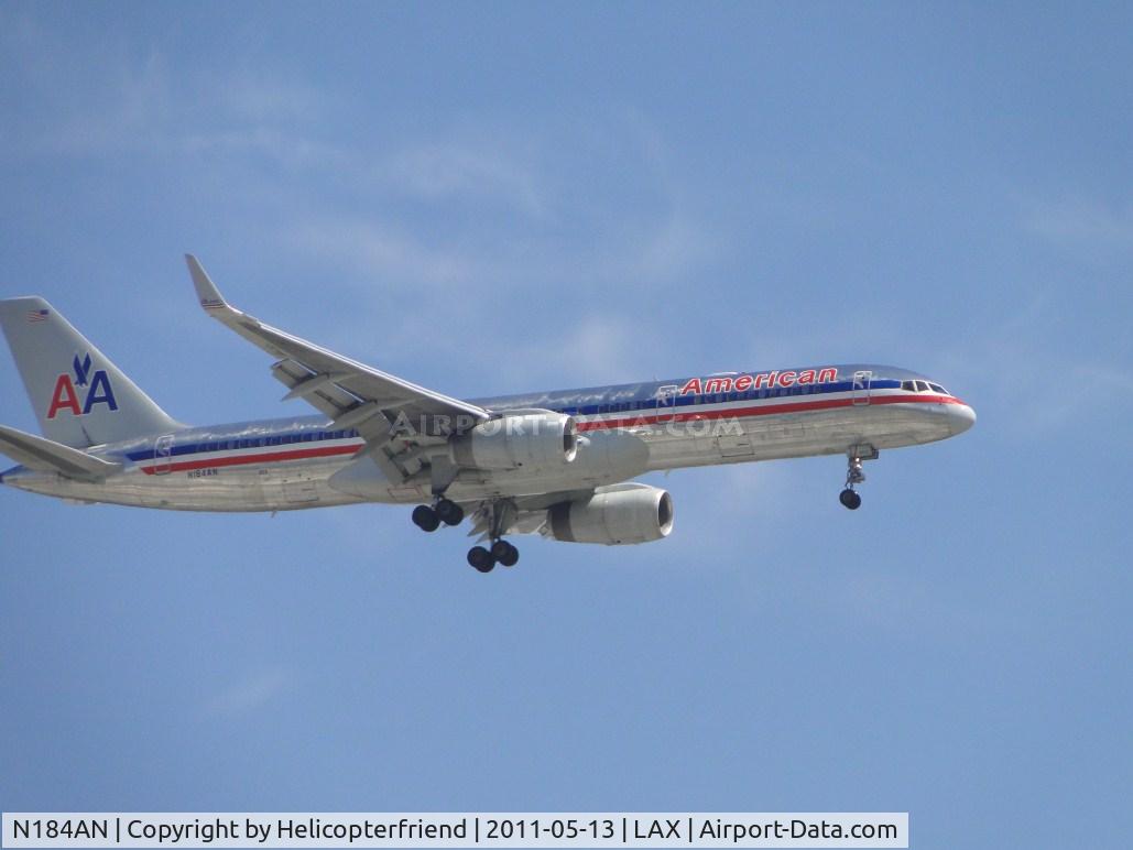 N184AN, 1999 Boeing 757-223 C/N 29594, On final to runway 24
