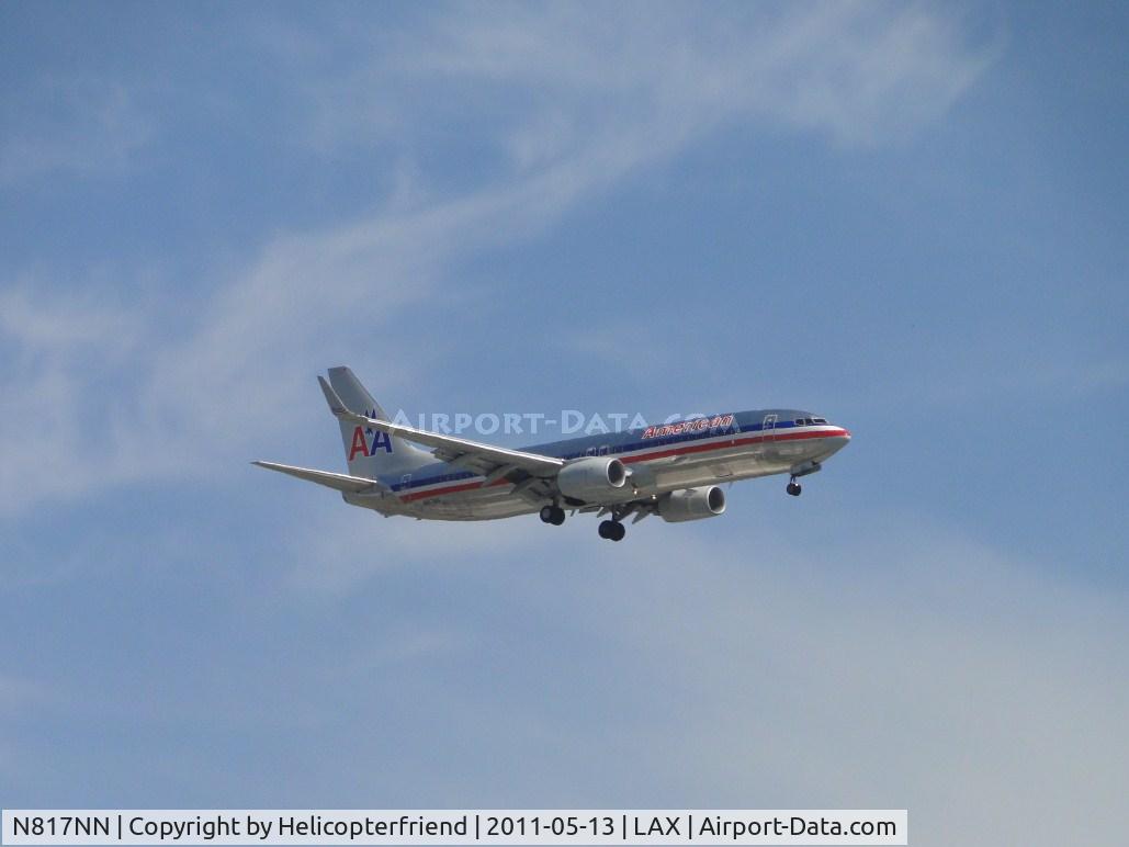 N817NN, 2009 Boeing 737-823 C/N 29558, On final to runway 24