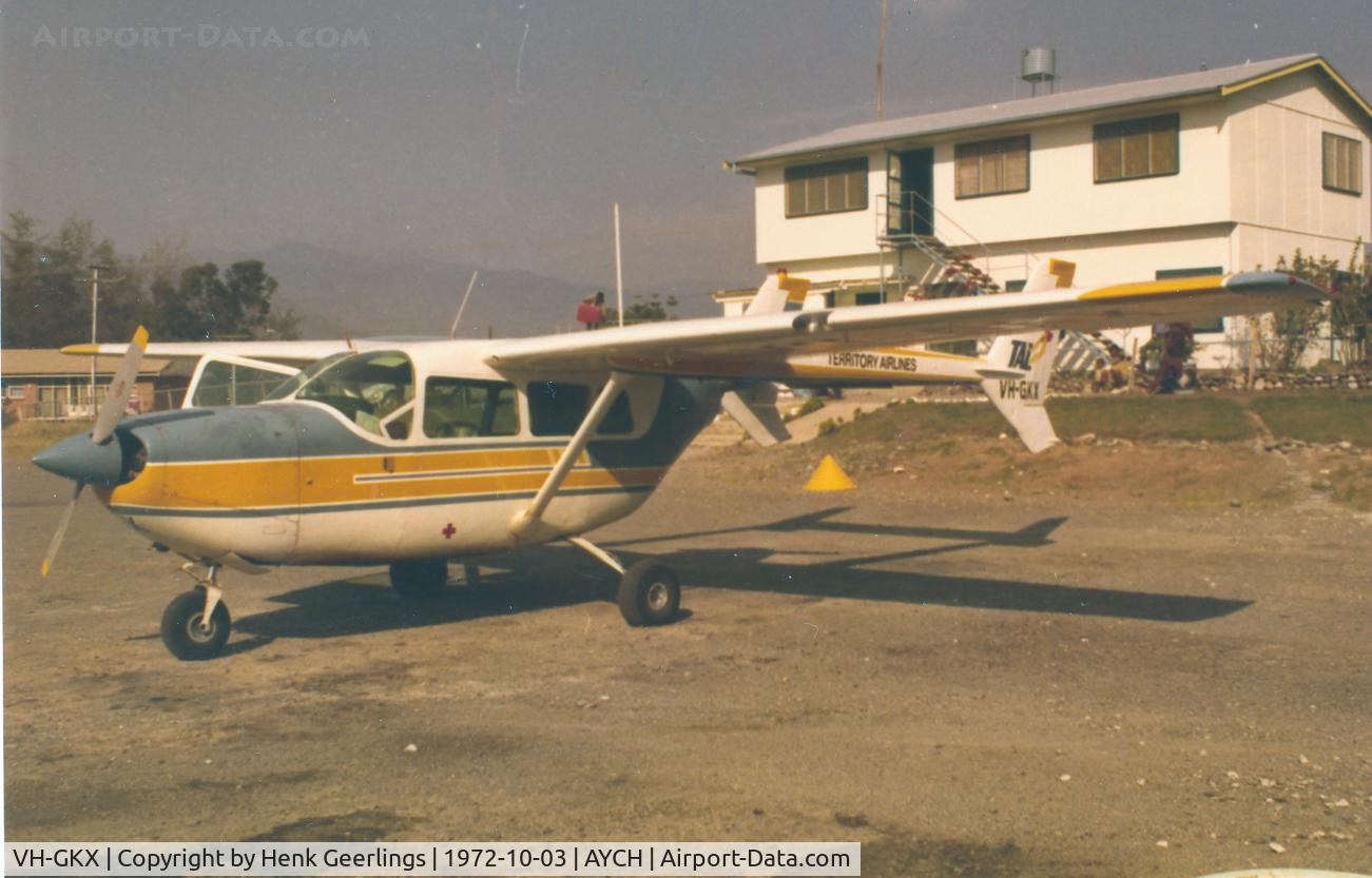 VH-GKX, Cessna 336 Skymaster C/N 336-0111, Territory airlines , Cimbu Airstrip , New Guinea