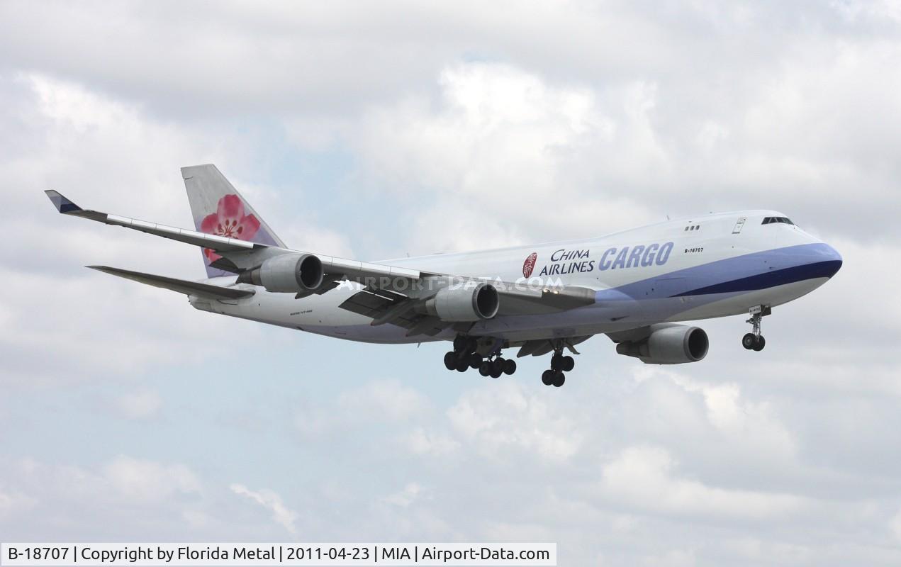 B-18707, 2001 Boeing 747-409F/SCD C/N 30764, China Cargo 747-400F