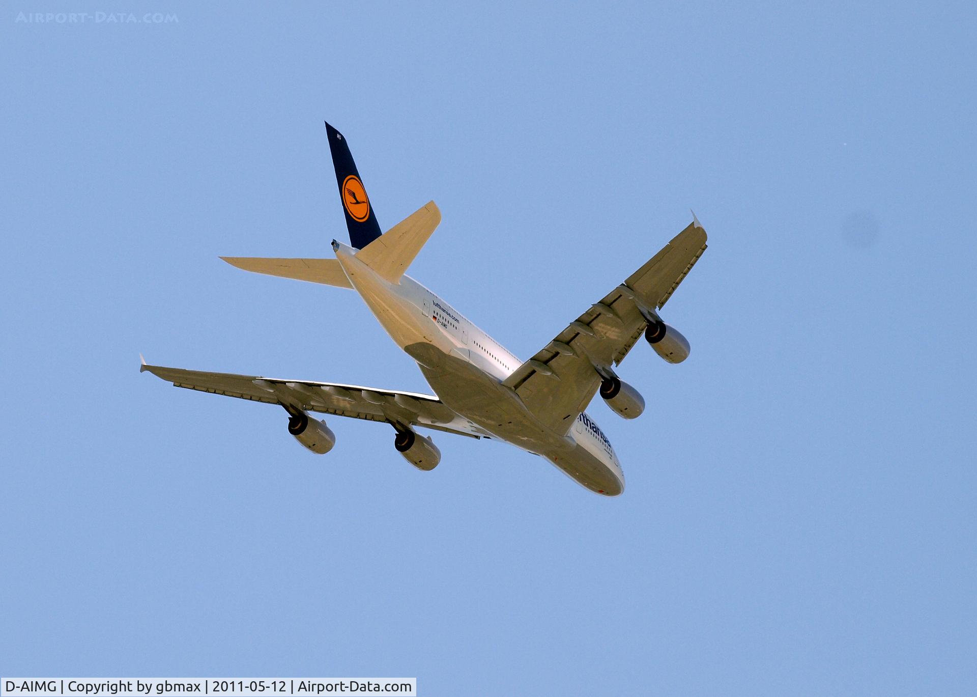 D-AIMG, 2011 Airbus A380-841 C/N 069, Flying over Mineola, NY, going to a landing at JFK