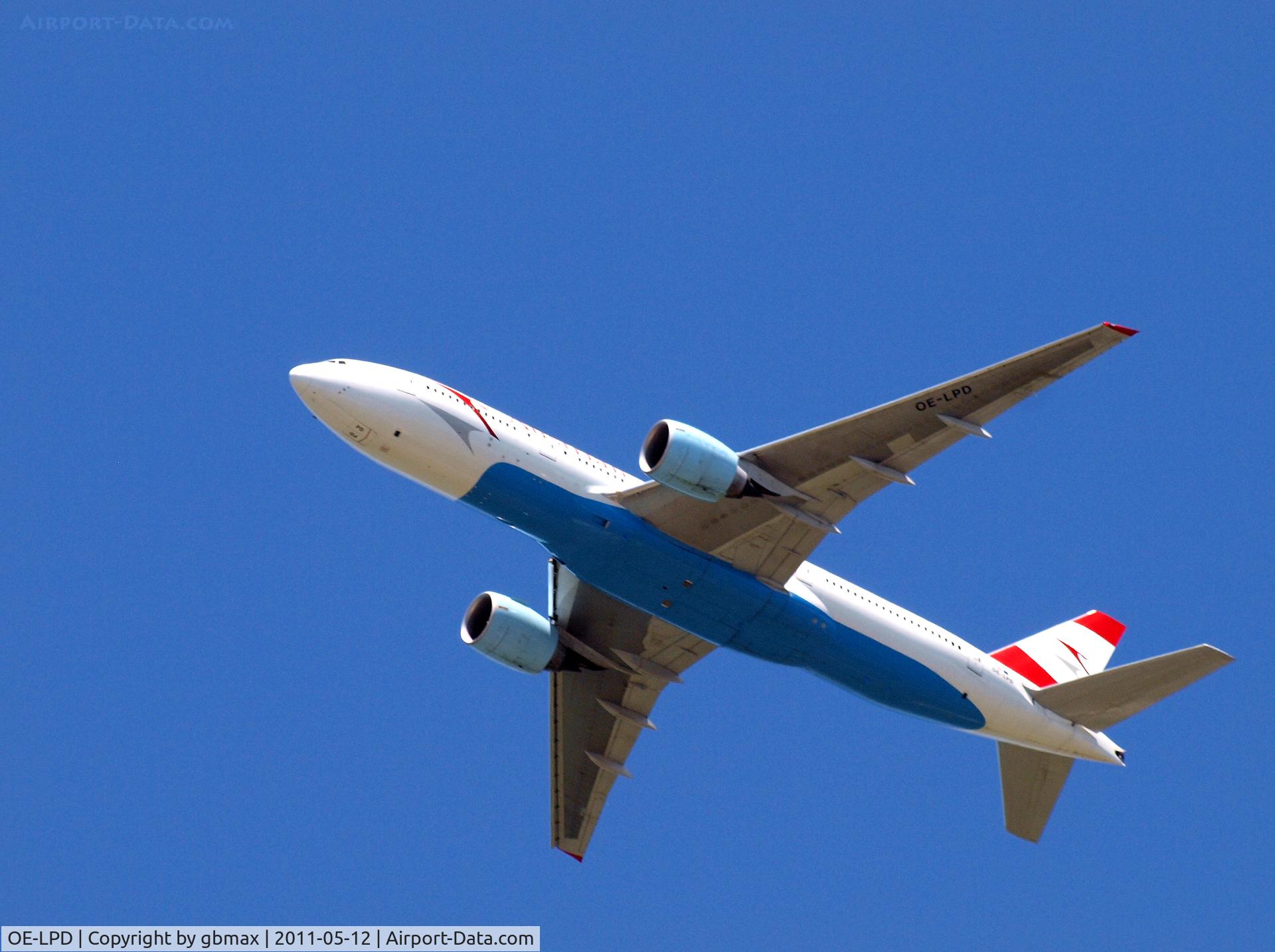 OE-LPD, 2006 Boeing 777-2Z9/ER C/N 35960, Flying over Mineola, NY, going to a landing at JFK