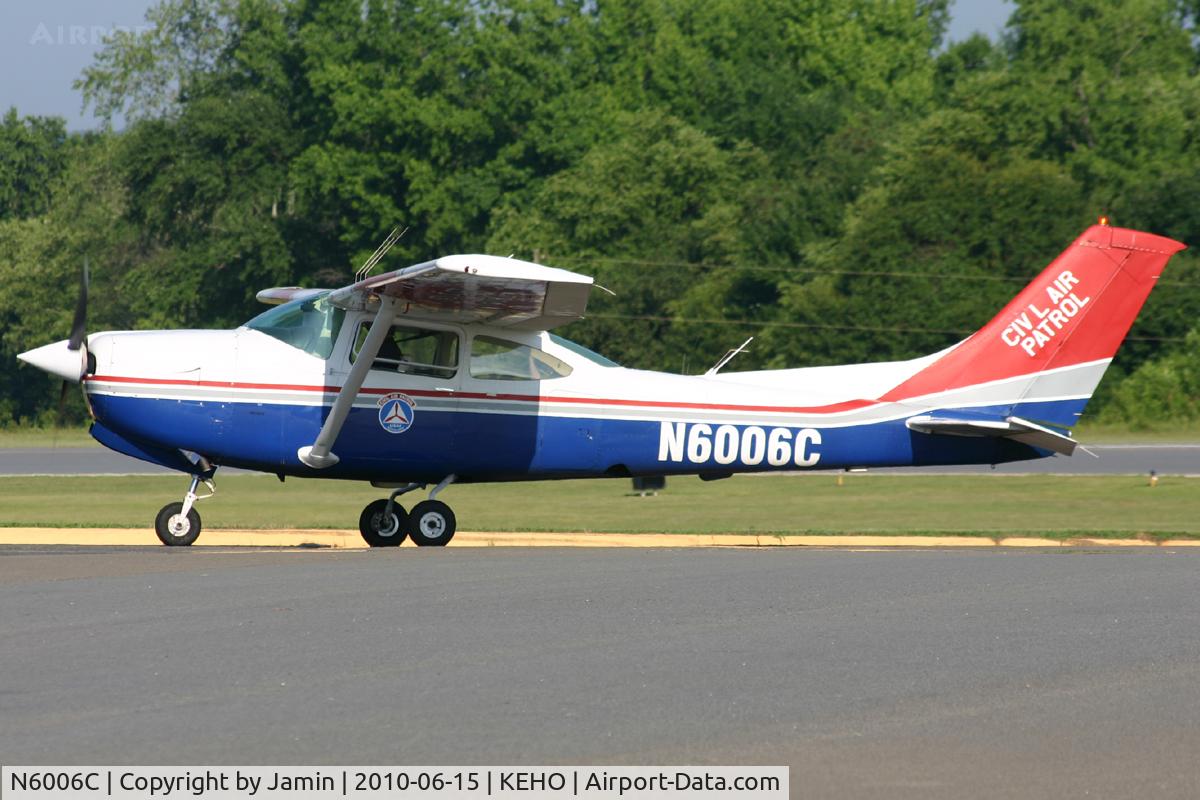 N6006C, Cessna R182 Skylane RG C/N R18200347, Today was the day for red and blue planes.
