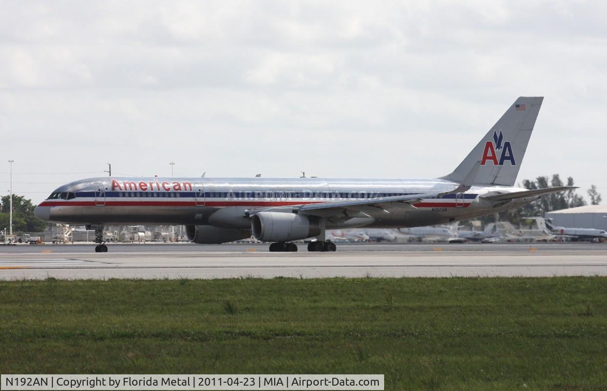 N192AN, 2001 Boeing 757-223 C/N 32386, American 757
