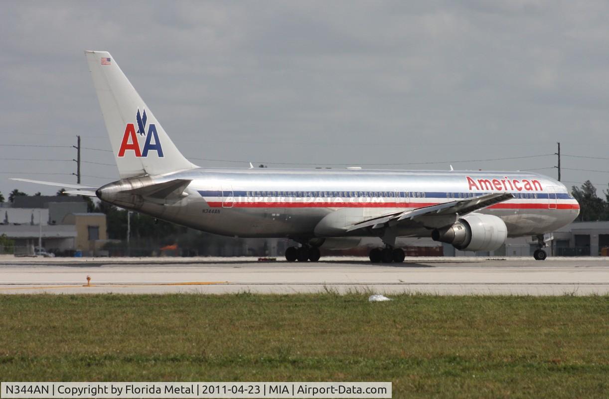 N344AN, 2003 Boeing 767-323 C/N 33083, American 767-300