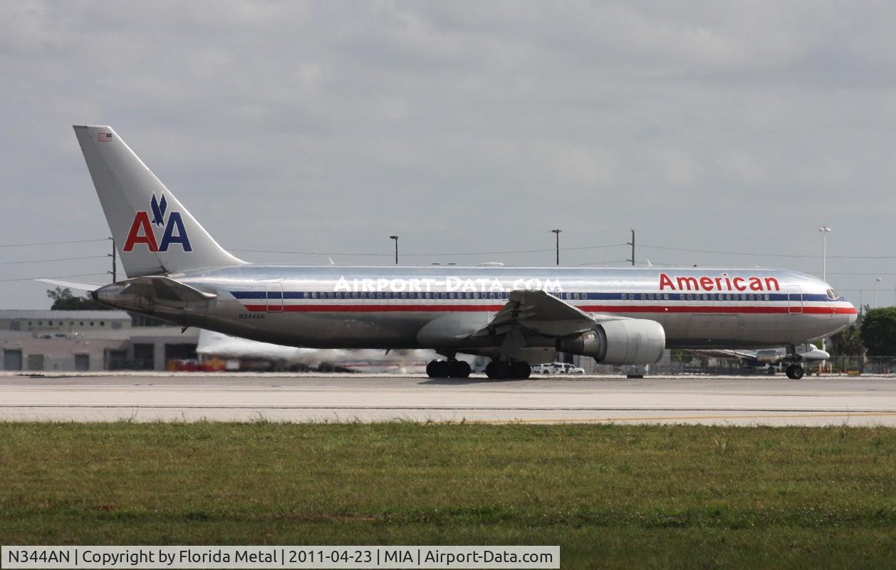 N344AN, 2003 Boeing 767-323 C/N 33083, American 767-300