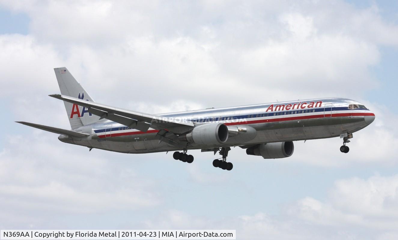 N369AA, 1992 Boeing 767-323 C/N 25196, American 767-300