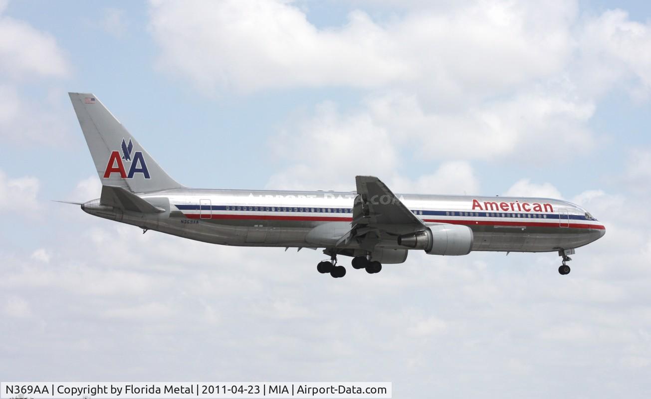 N369AA, 1992 Boeing 767-323 C/N 25196, American 767-300