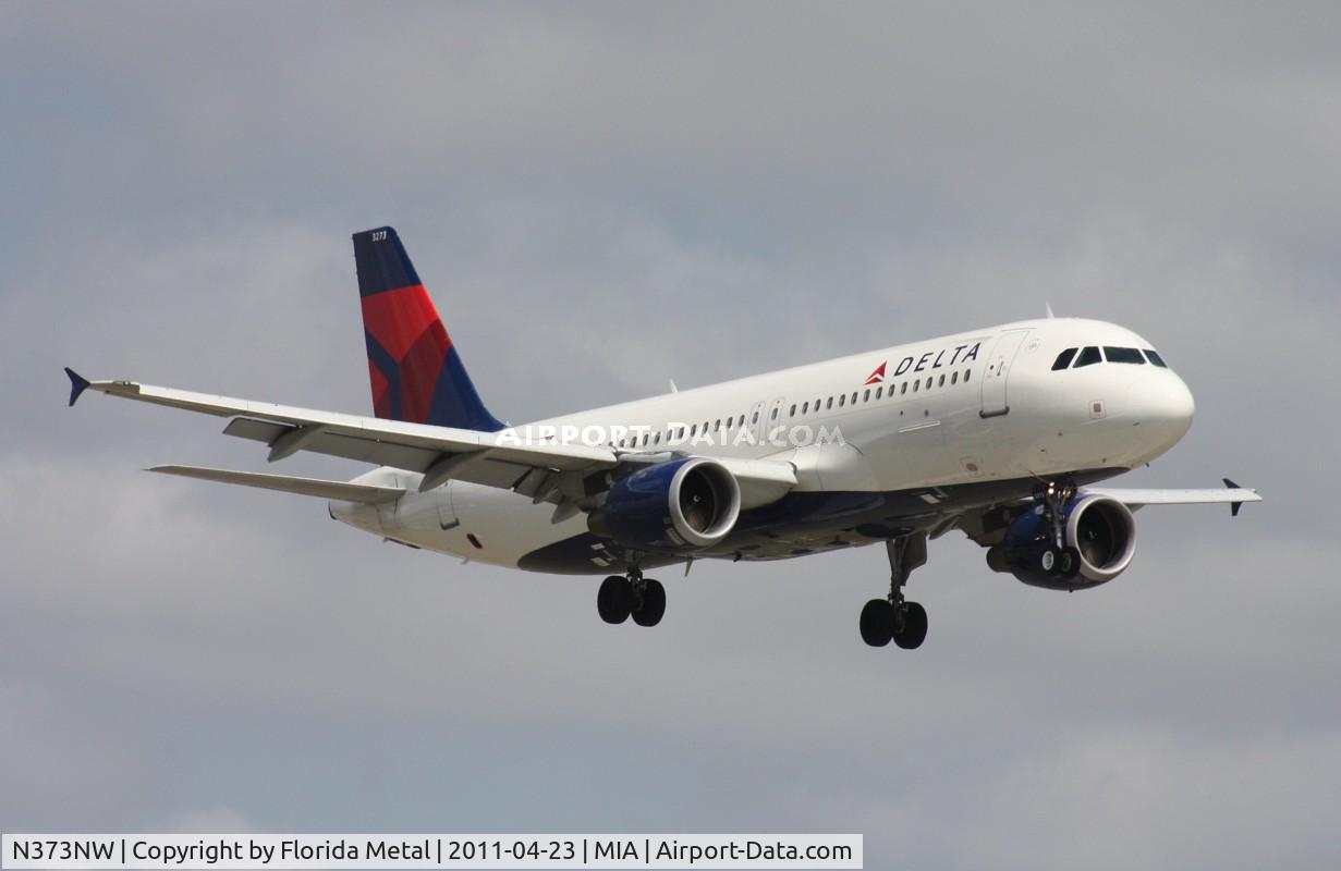 N373NW, 2001 Airbus A320-212 C/N 1641, Delta A320
