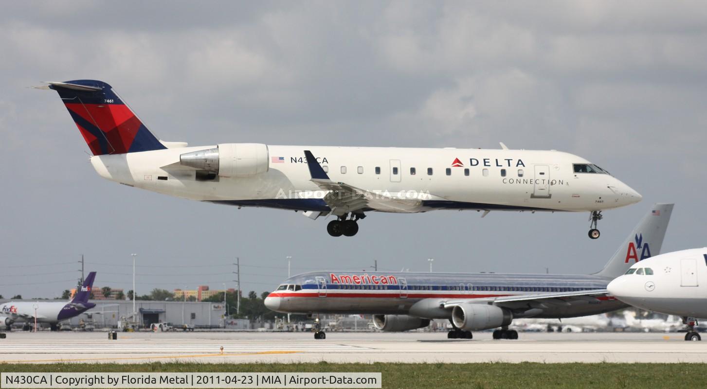 N430CA, 2000 Bombardier CRJ-100ER (CL-600-2B19) C/N 7461, Comair CRJ