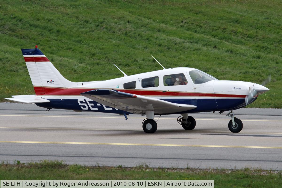 SE-LTH, 1999 Piper PA-28-181 Archer III C/N 2843274, Nyköpings Flygklubb