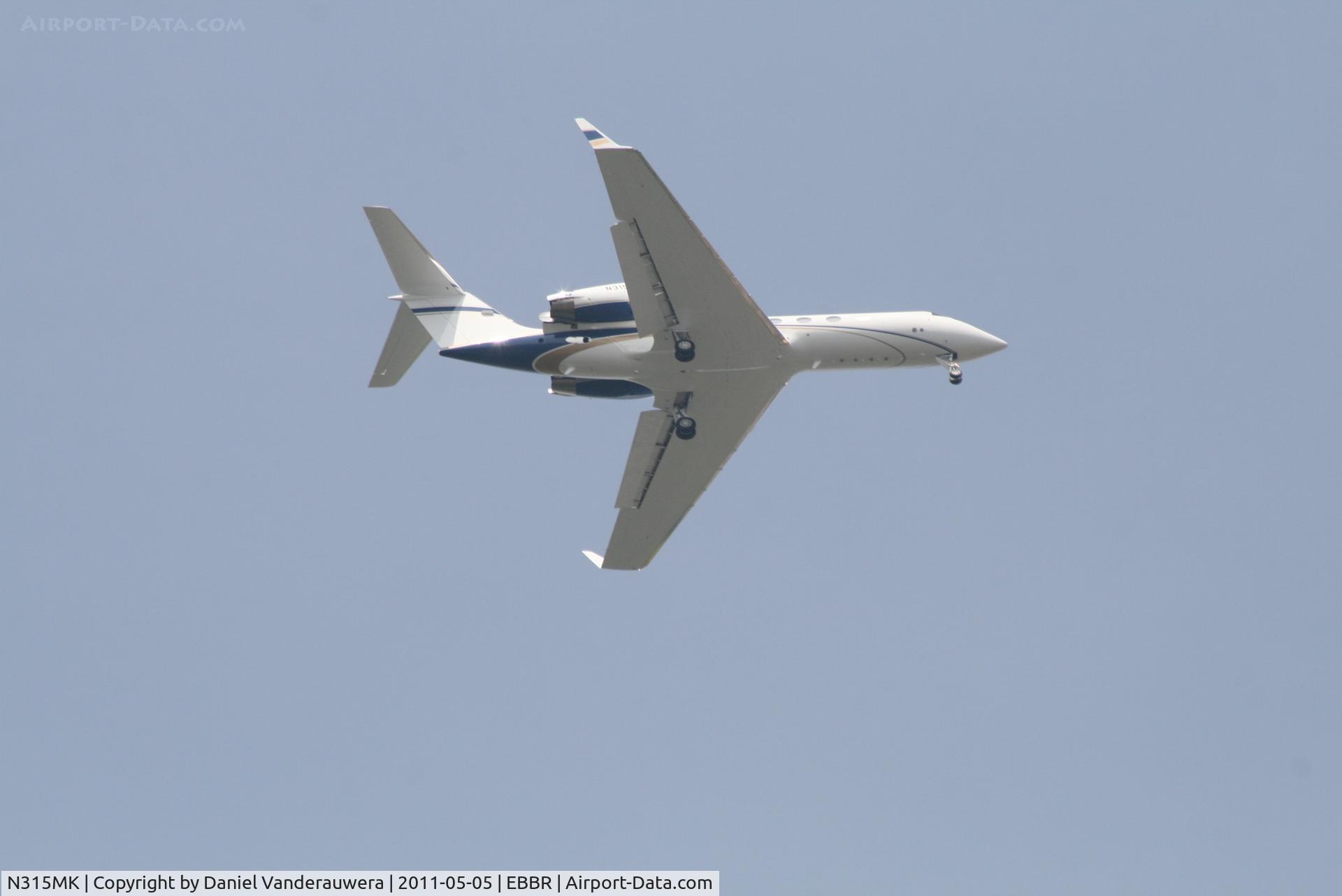 N315MK, 1992 Gulfstream Aerospace G-IV C/N 1206, On approach to RWY 07L/R