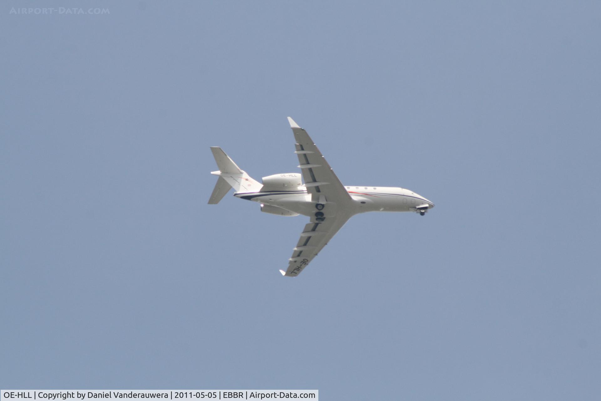 OE-HLL, 2011 Bombardier Challenger 300 (BD-100-1A10) C/N 20294, On approach to RWY 07L/R