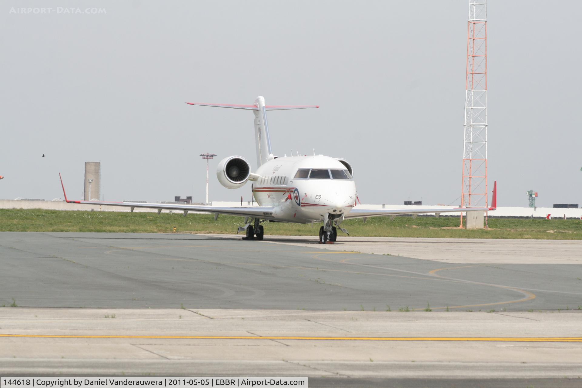 144618, 2002 Bombardier Challenger 604 (CL-600-2B16) C/N 5535, On apron