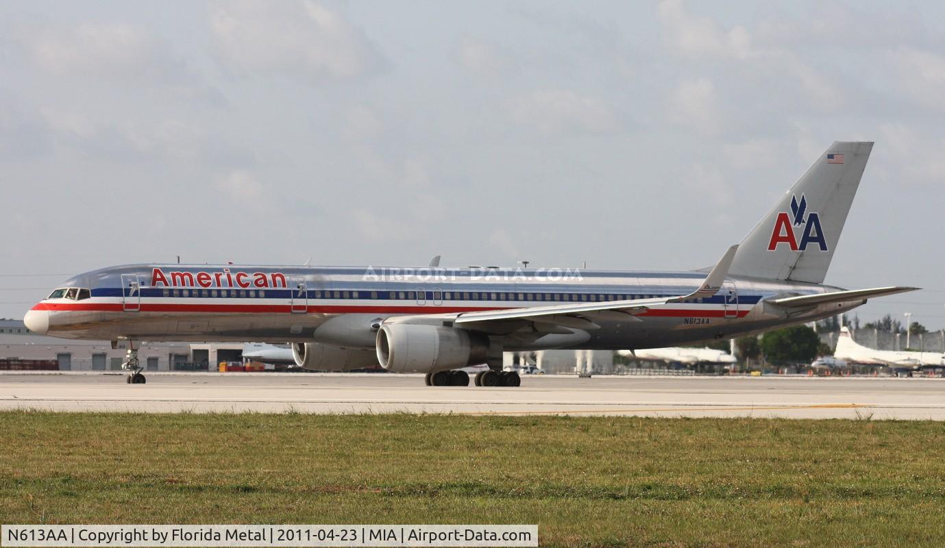 N613AA, 1989 Boeing 757-223 C/N 24489, American 757
