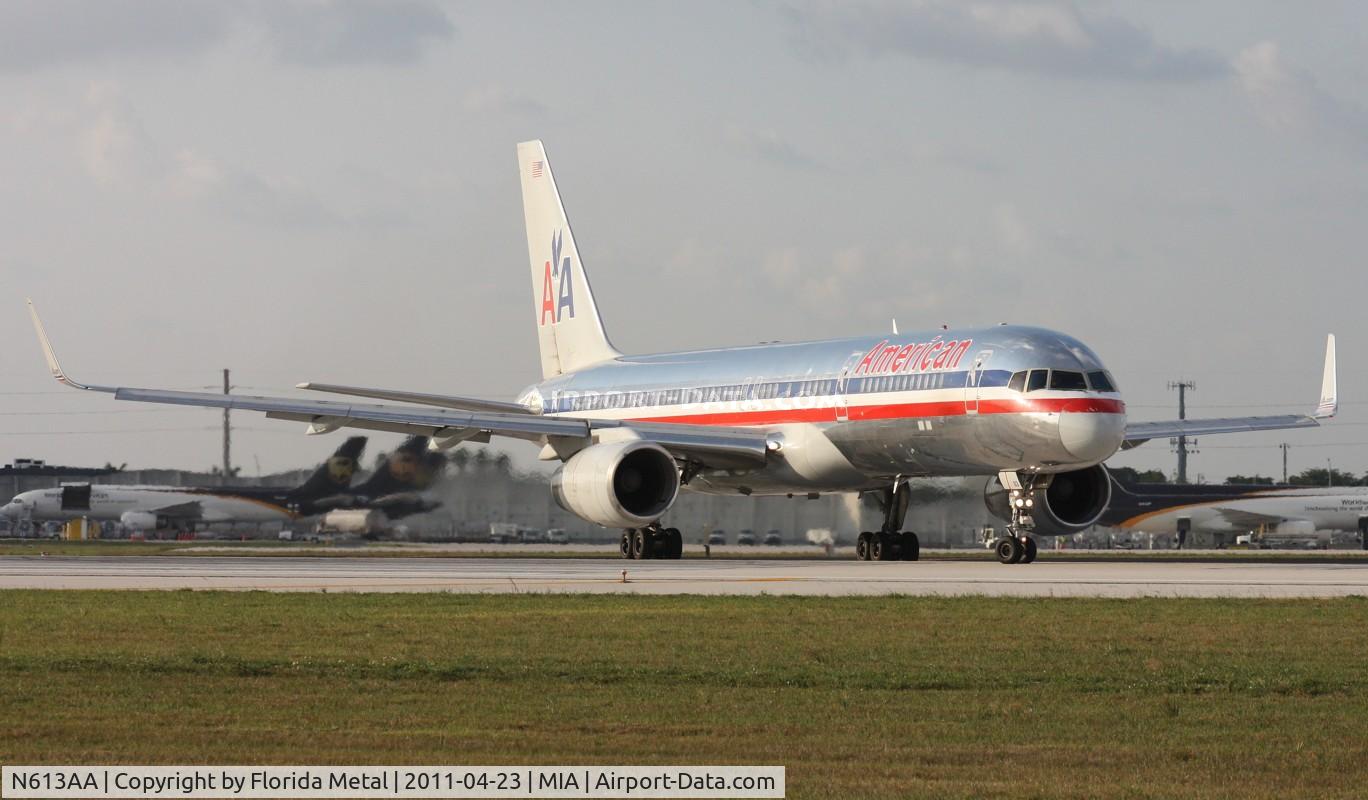 N613AA, 1989 Boeing 757-223 C/N 24489, American 757