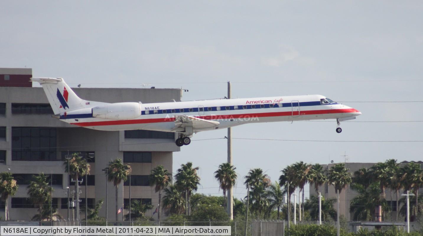 N618AE, 1998 Embraer ERJ-145LR (EMB-145LR) C/N 145097, Eagle E145