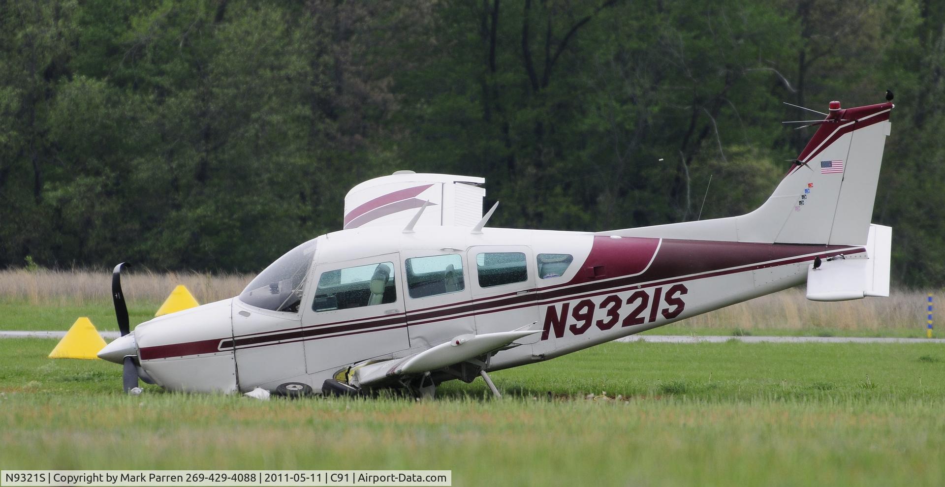 N9321S, 1975 Beech B24R Sierra C/N MC-341, Dowagiac, MI
